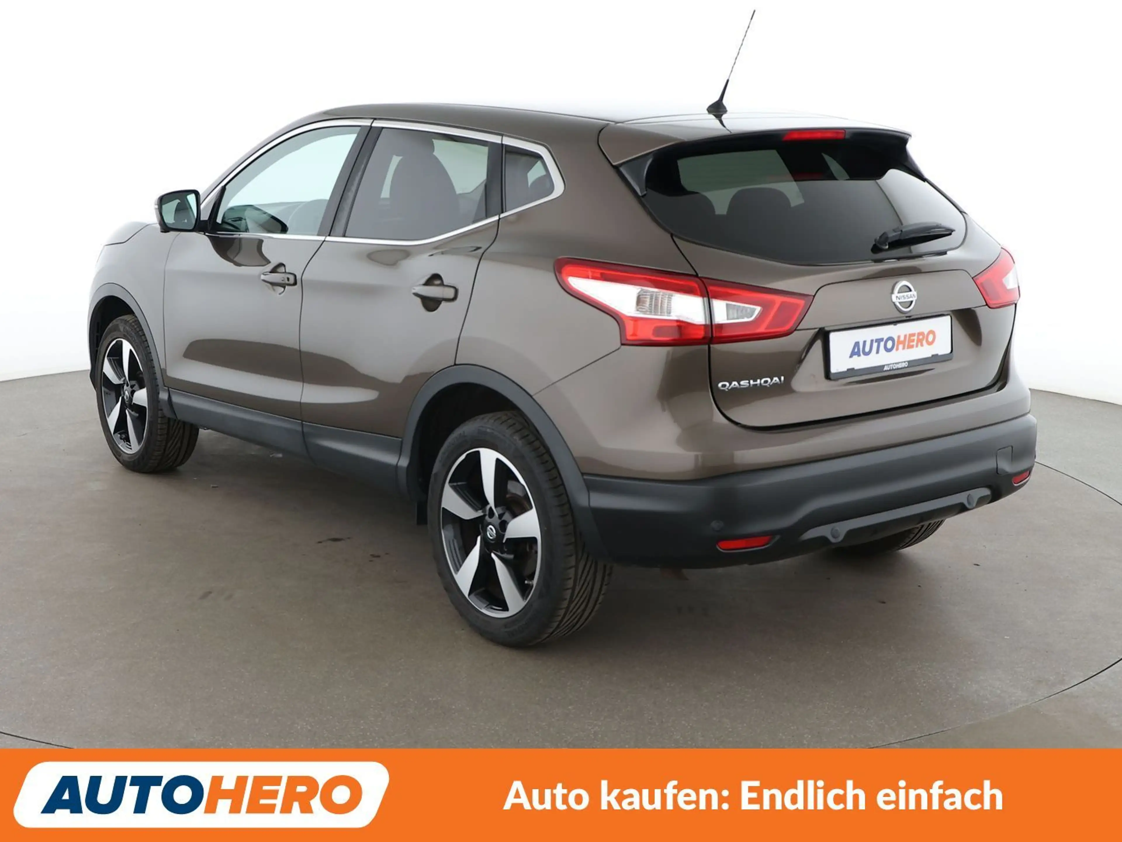 Nissan Qashqai 1.6 dCi N-Connecta*NAVI*SPUR*360°CAM*PDC*SHZ* — photo 4