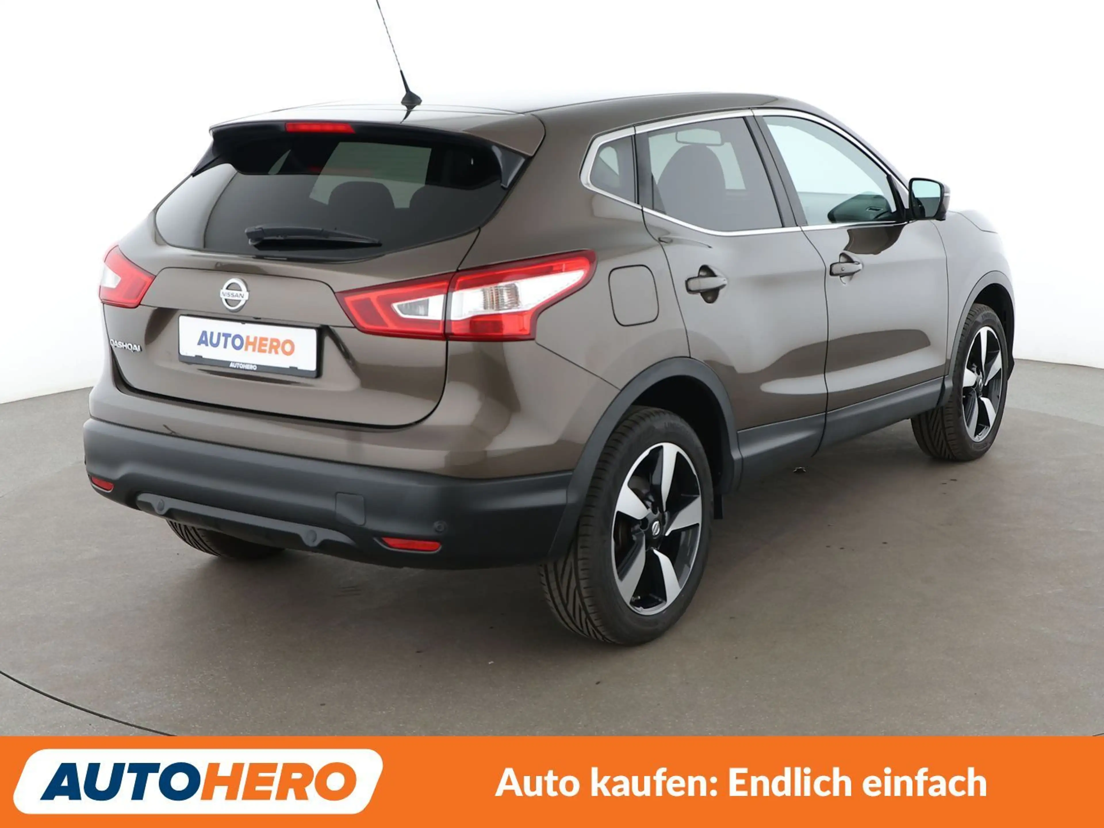 Nissan Qashqai 1.6 dCi N-Connecta*NAVI*SPUR*360°CAM*PDC*SHZ* — photo 6