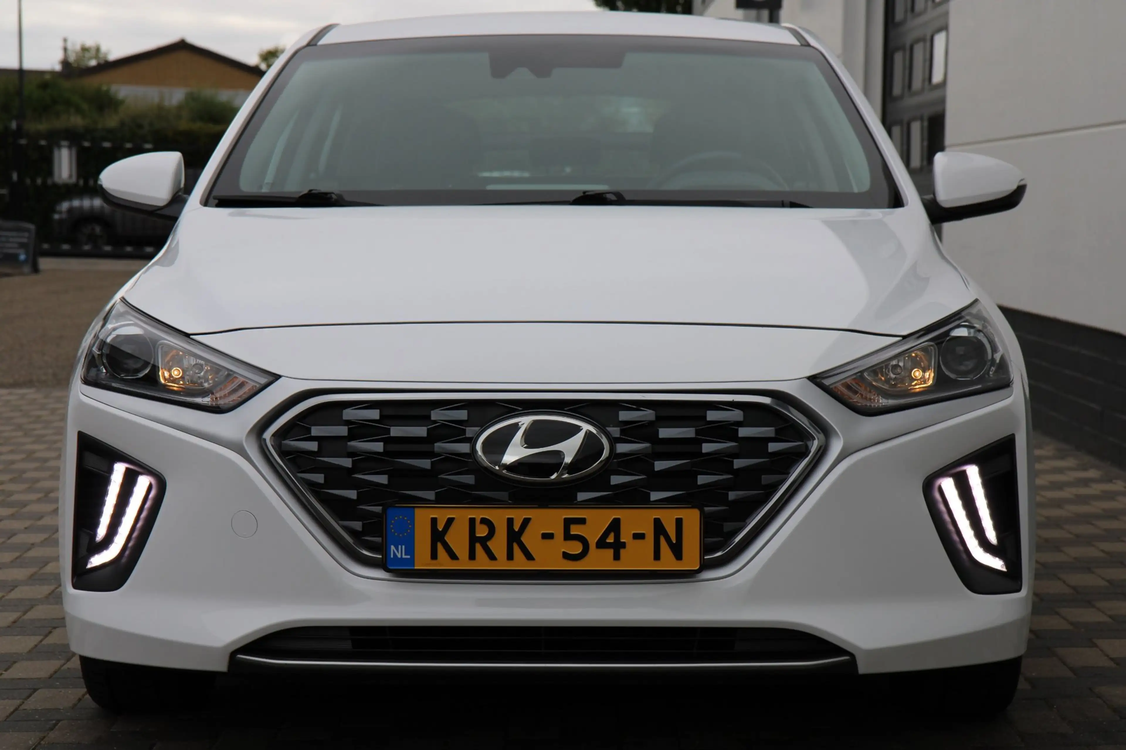 Hyundai IONIQ 1.6 GDi PHEV Carplay Camera Cruise BTW !! — photo 39