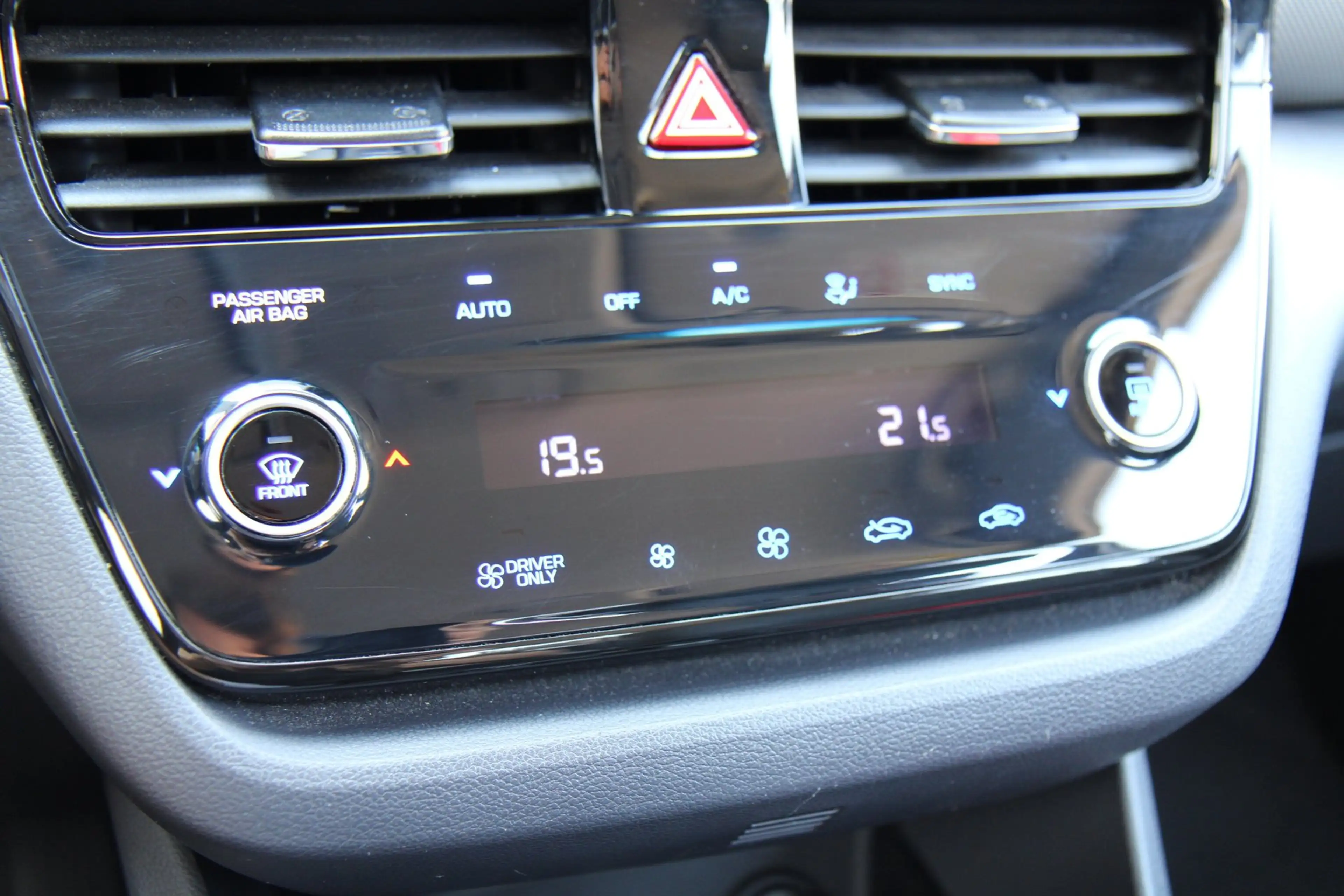 Hyundai IONIQ 1.6 GDi PHEV Carplay Camera Cruise BTW !! — photo 22