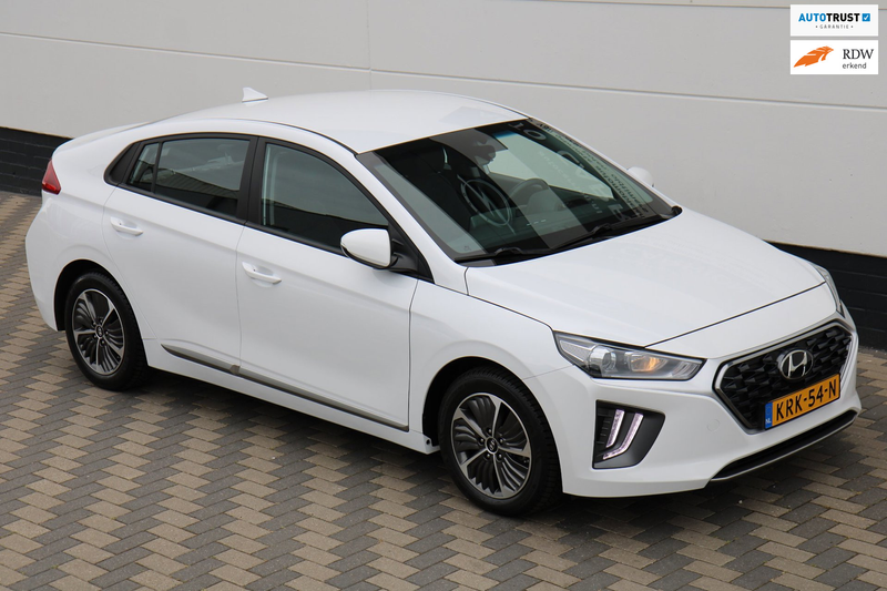 Hyundai IONIQ 1.6 GDi PHEV Carplay Camera Cruise BTW !!