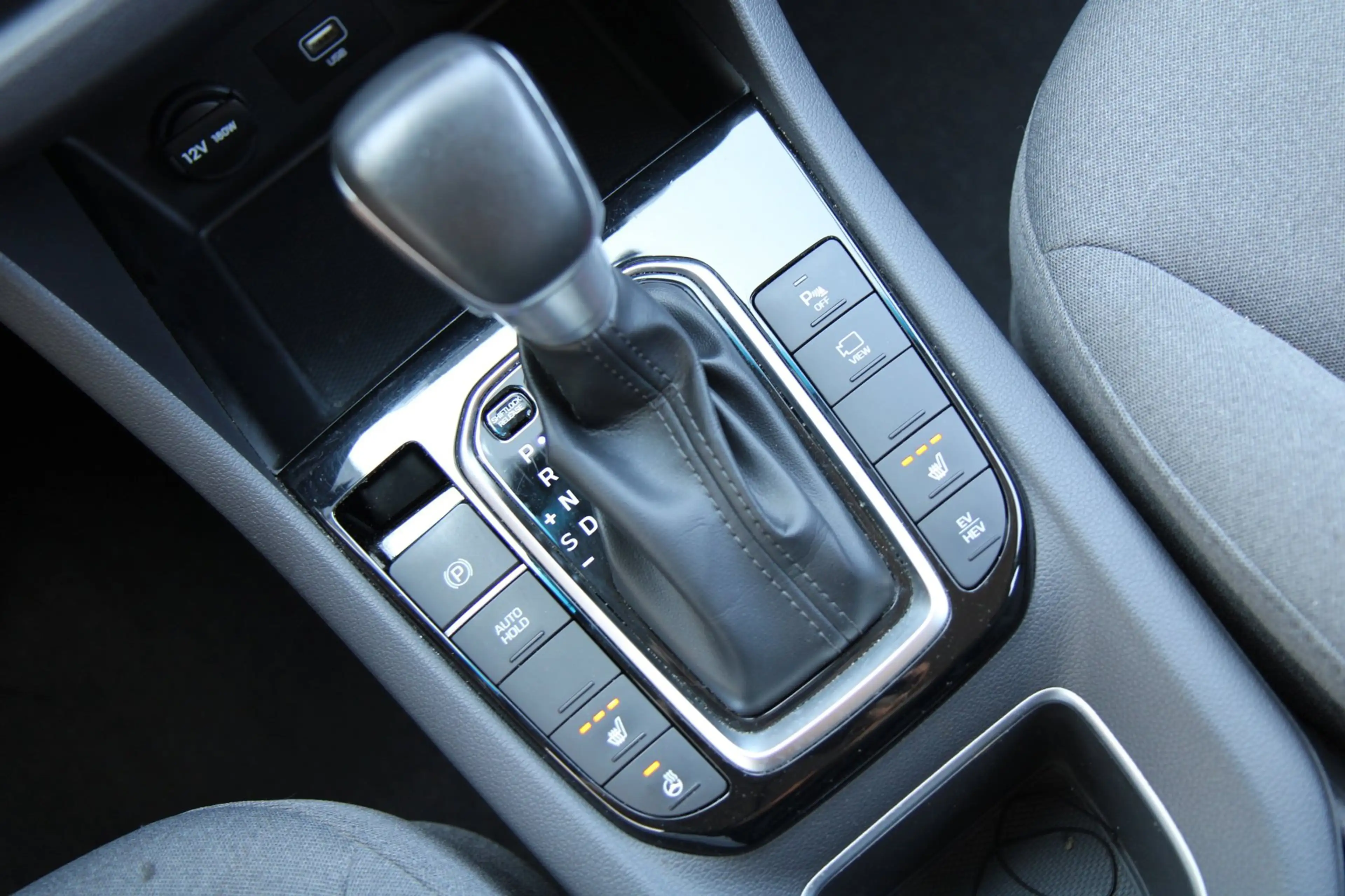 Hyundai IONIQ 1.6 GDi PHEV Carplay Camera Cruise BTW !! — photo 28
