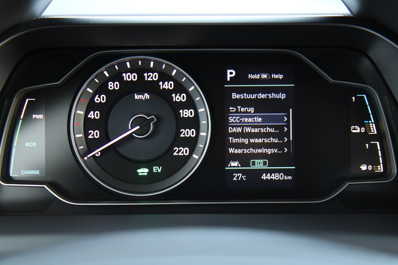 Hyundai IONIQ 1.6 GDi PHEV Carplay Camera Cruise BTW !! — photo 11