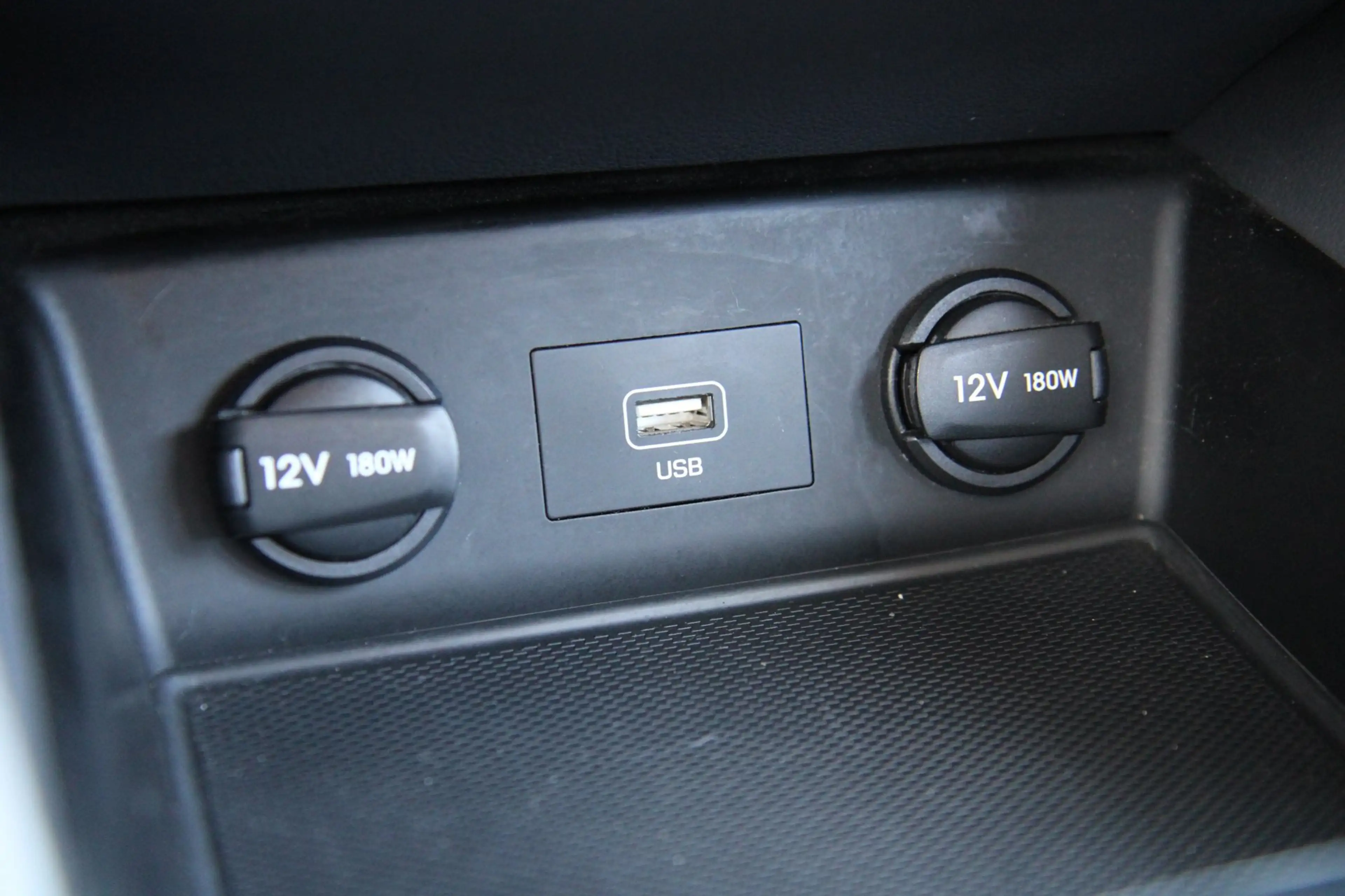 Hyundai IONIQ 1.6 GDi PHEV Carplay Camera Cruise BTW !! — photo 27