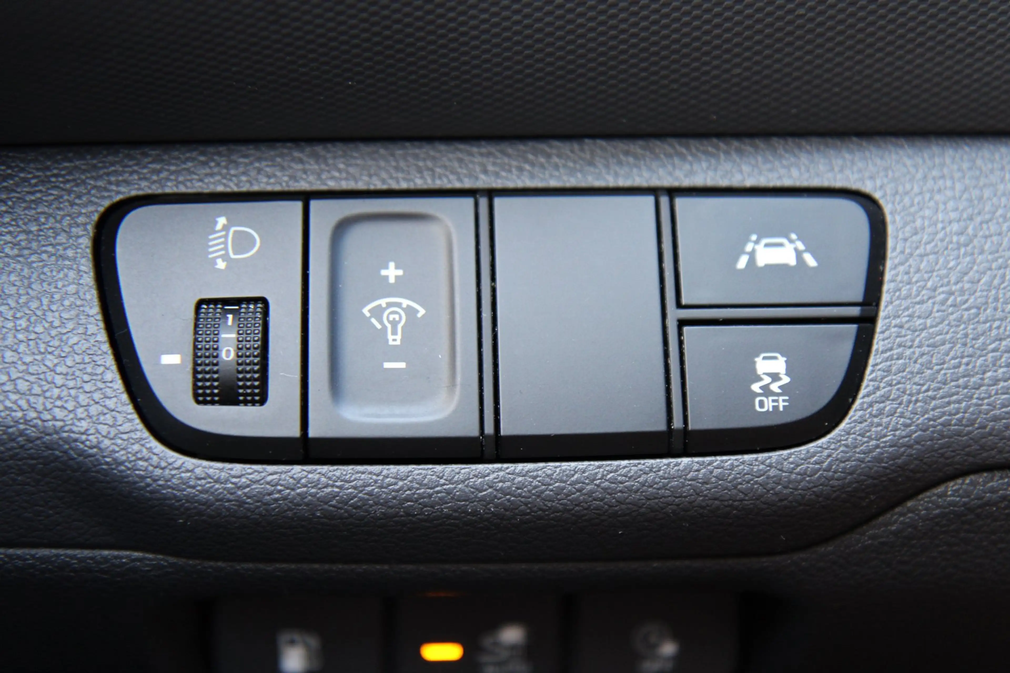 Hyundai IONIQ 1.6 GDi PHEV Carplay Camera Cruise BTW !! — photo 20