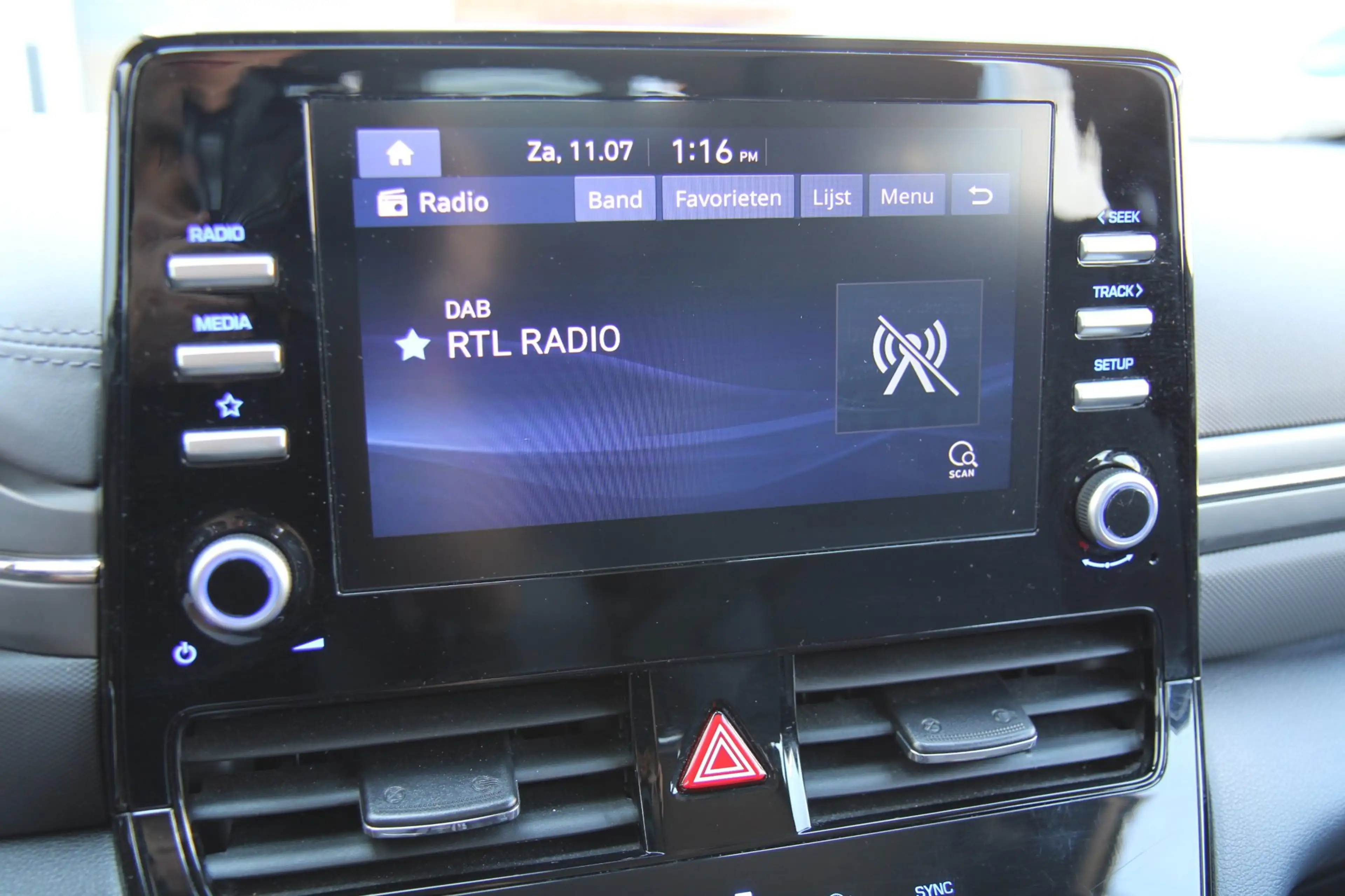 Hyundai IONIQ 1.6 GDi PHEV Carplay Camera Cruise BTW !! — photo 24