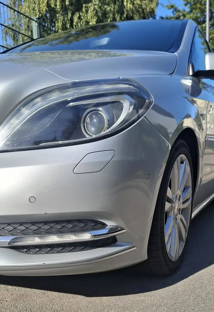 Mercedes-Benz B 180 B 180 (BlueEFFICIENCY) Silber - 2