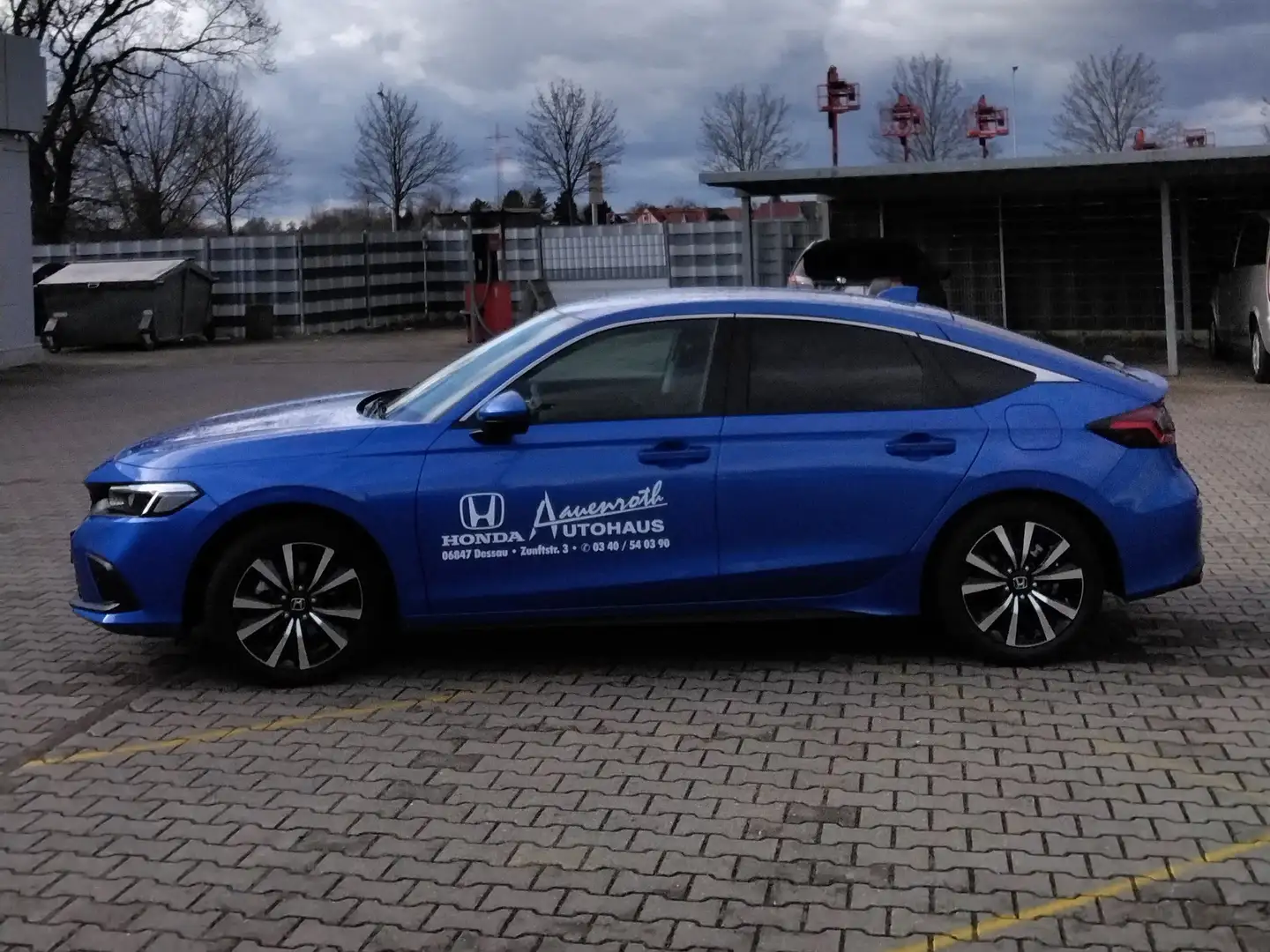 Honda Civic e:HEV 2.0 i-MMD Hybrid Elegance Blau - 2