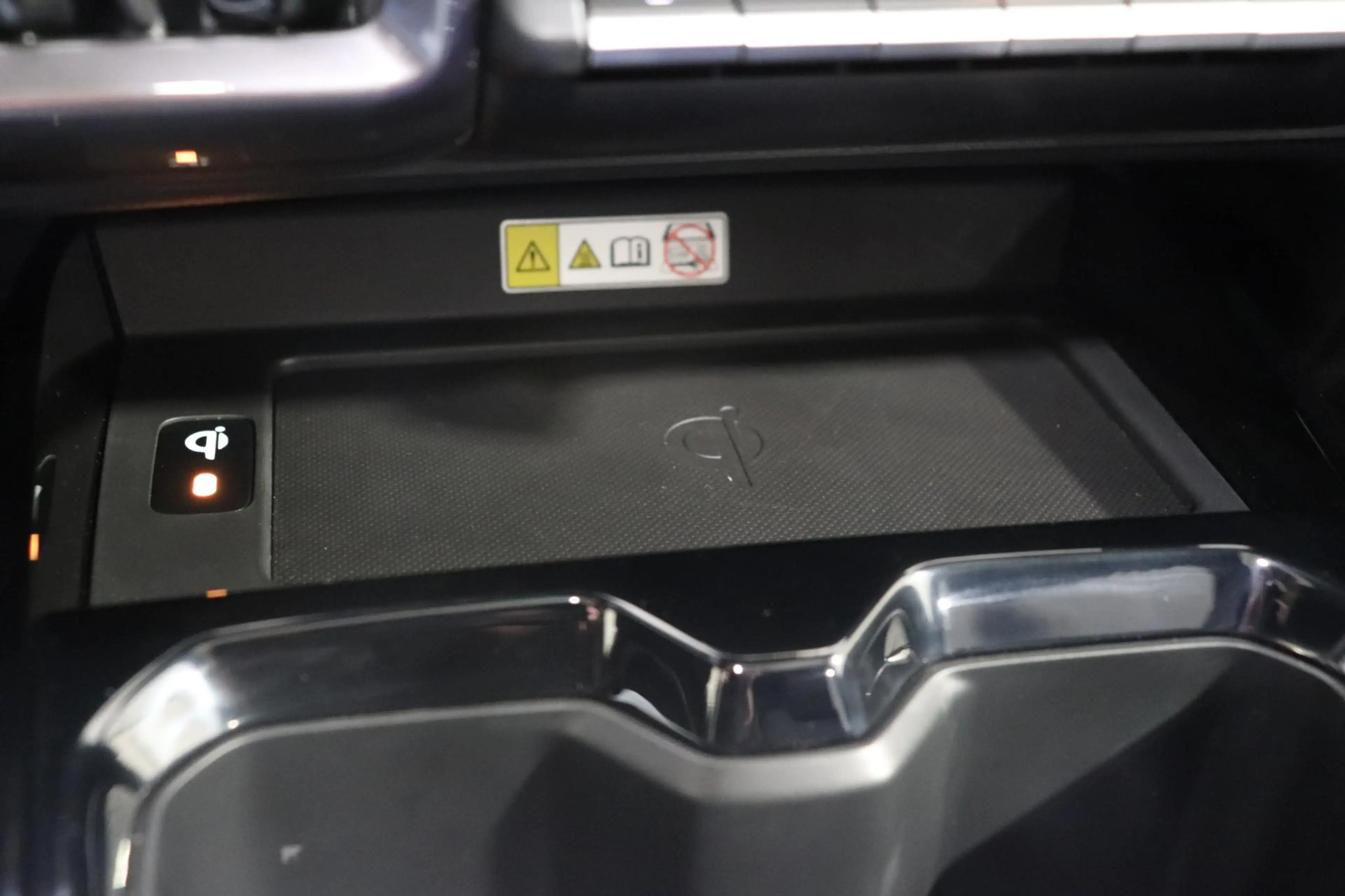 Toyota Urban Cruiser Executive 61 kWh, JBL, BSM, 360 Camera, Leder, App — photo 12