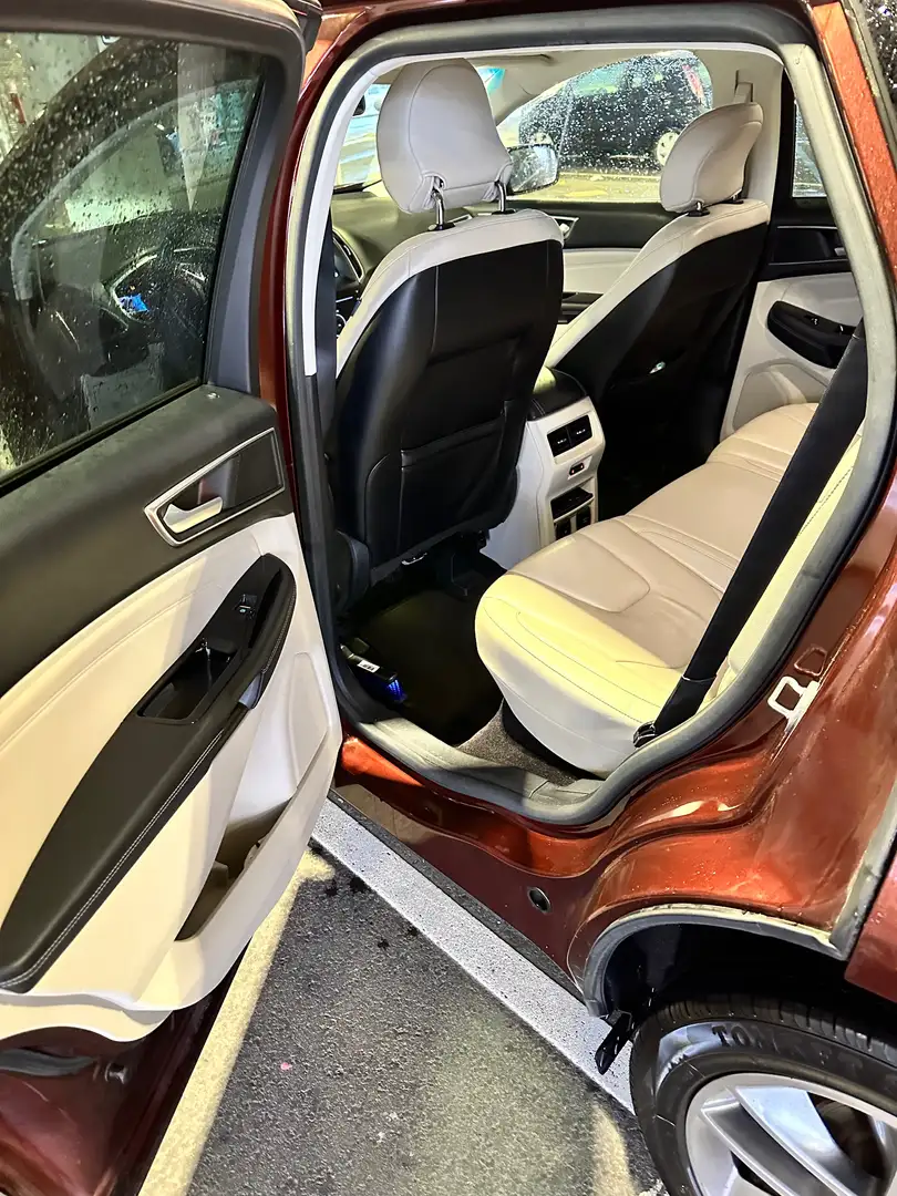 Ford Edge Ford Edge van Kanada Maro - 1