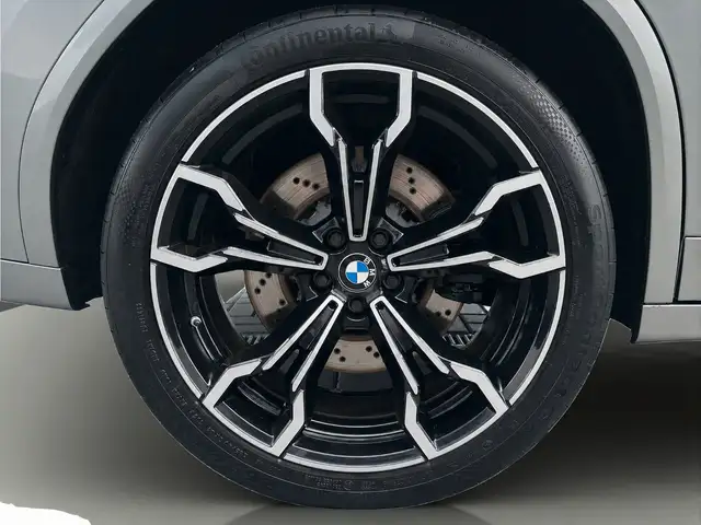 BMW X4 M view 10