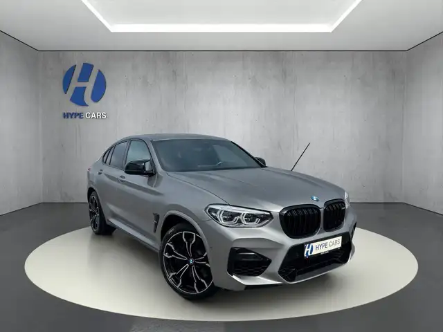 BMW X4 M view 3
