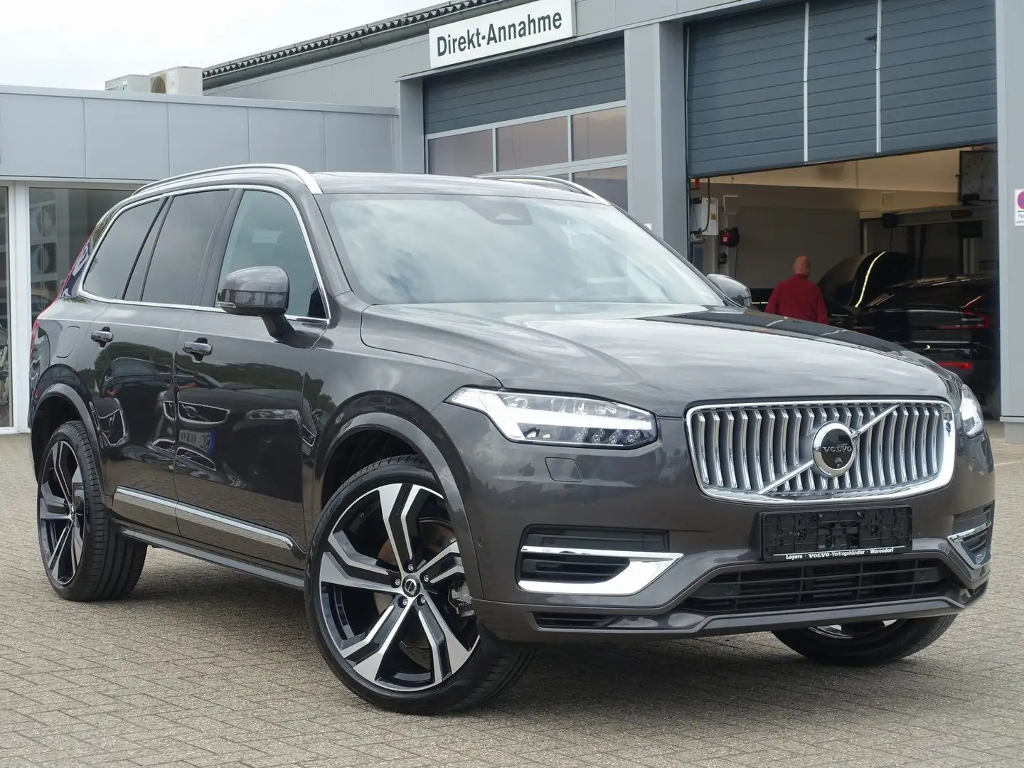 Volvo XC90 Plus Bright T8 AWD PANO/B&W/FOUR-C/AHK/BLIS Grau - 2