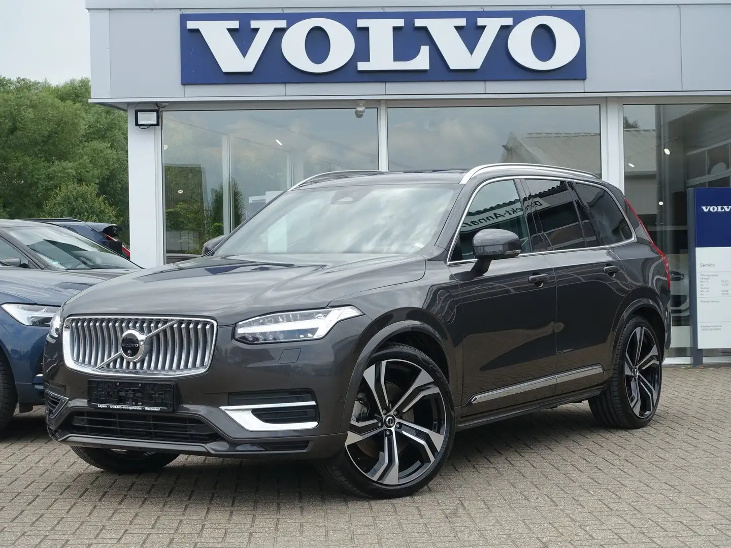 Volvo XC90 Plus Bright T8 AWD PANO/B&W/FOUR-C/AHK/BLIS Grau - 1