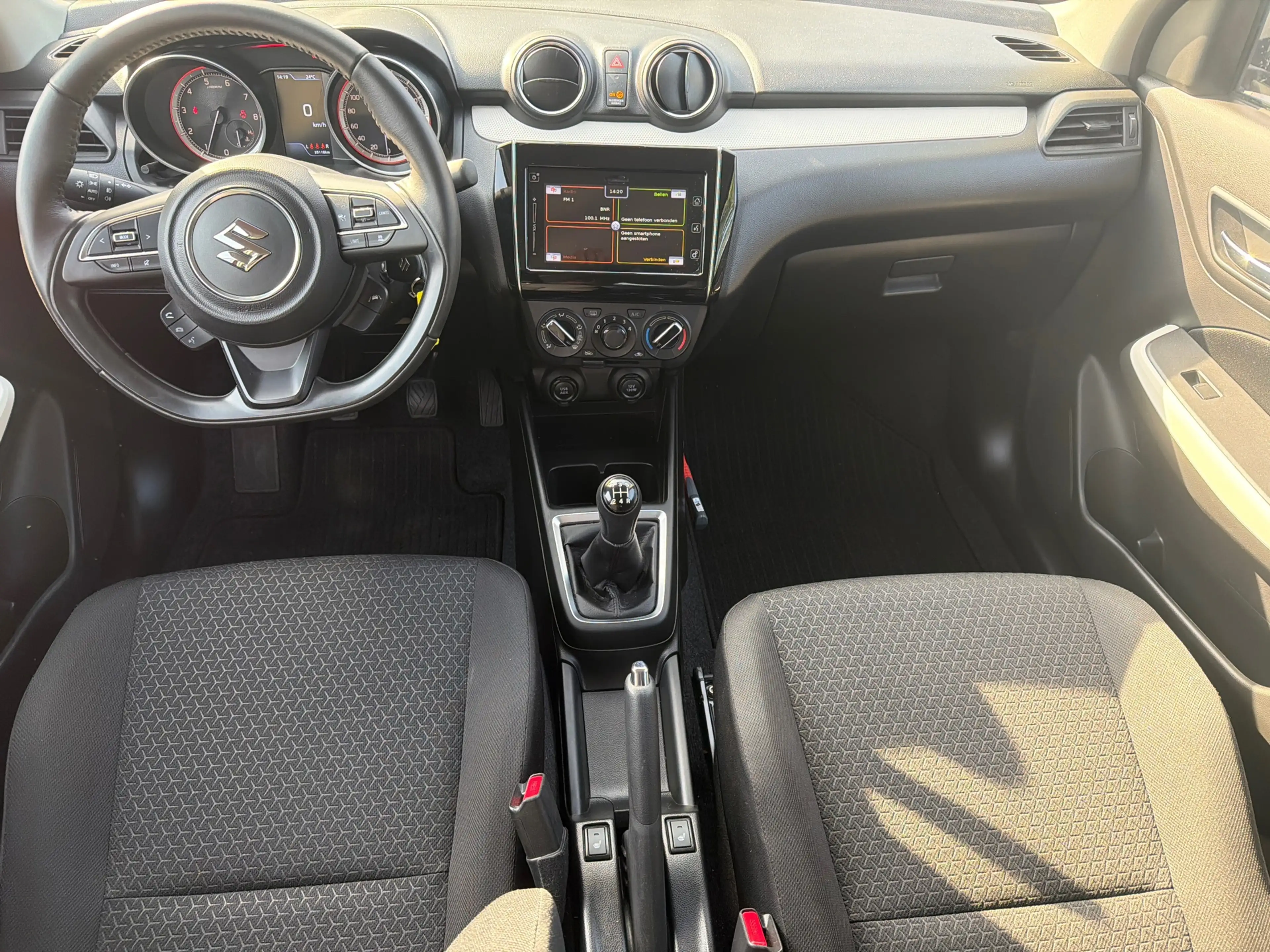 Suzuki Swift 1.2 Select Smart Hybrid. Wij zijn altijd de goedko — photo 12