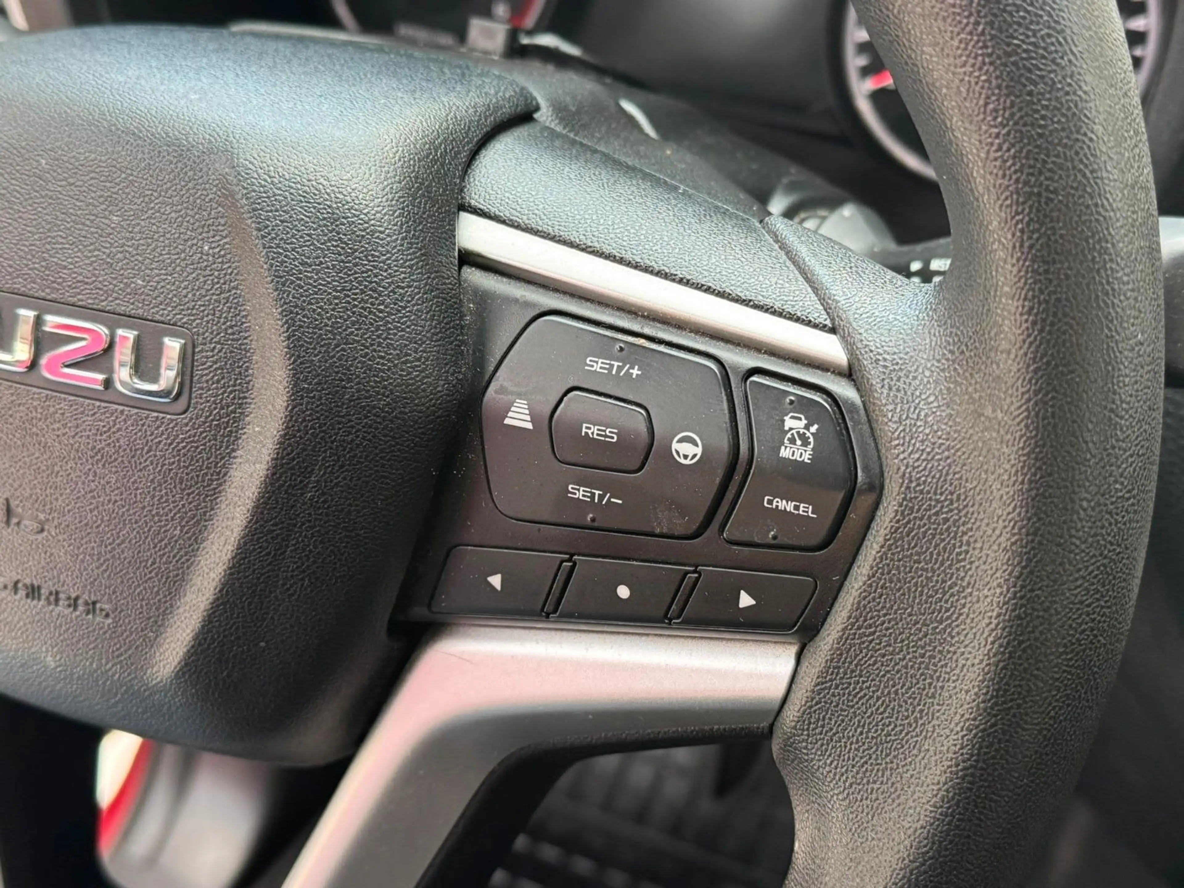 Isuzu D-Max Double Cab 4WD L AHK+Navi+Kamera+CarPlay — photo 11
