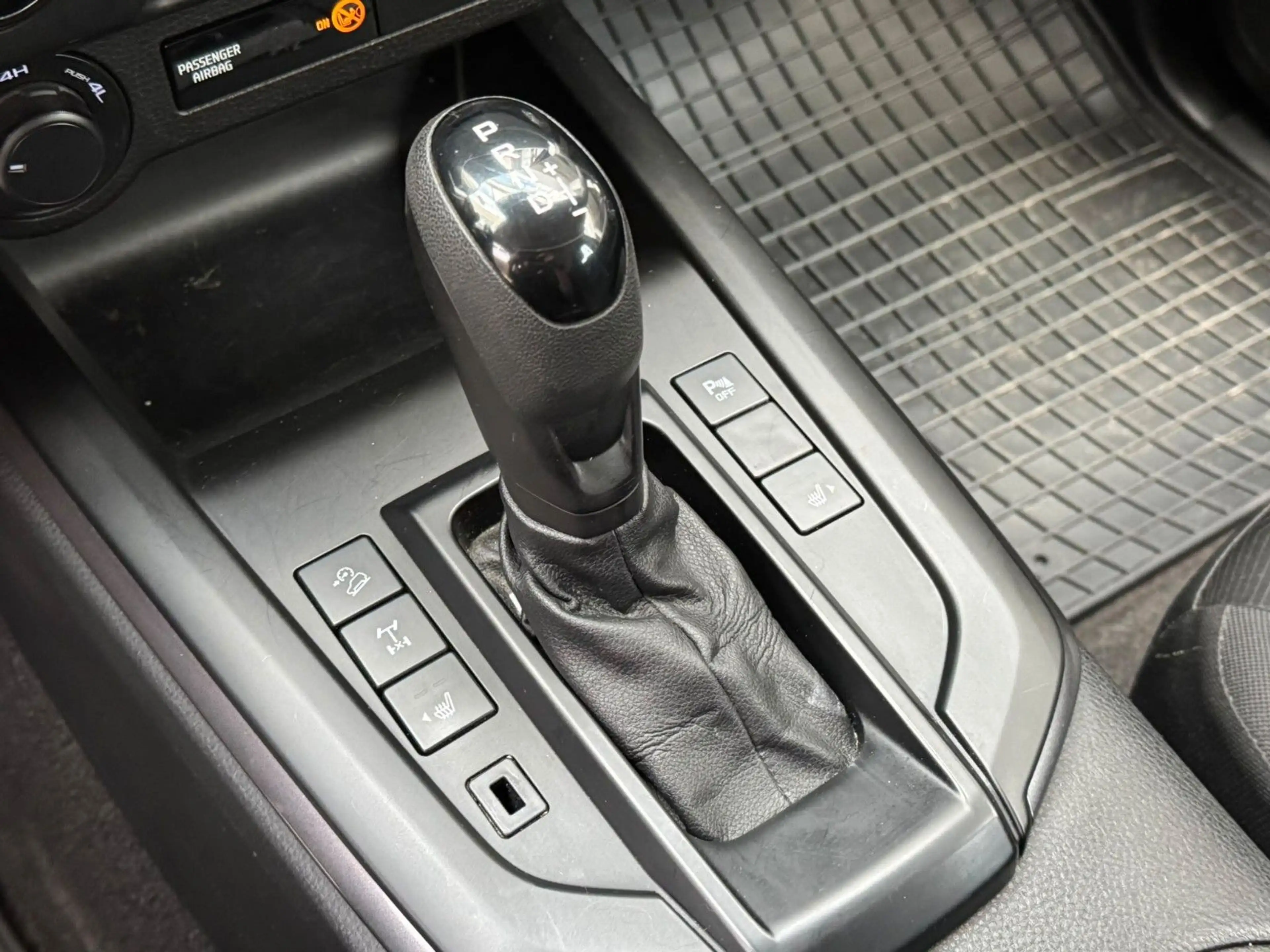 Isuzu D-Max Double Cab 4WD L AHK+Navi+Kamera+CarPlay — photo 9