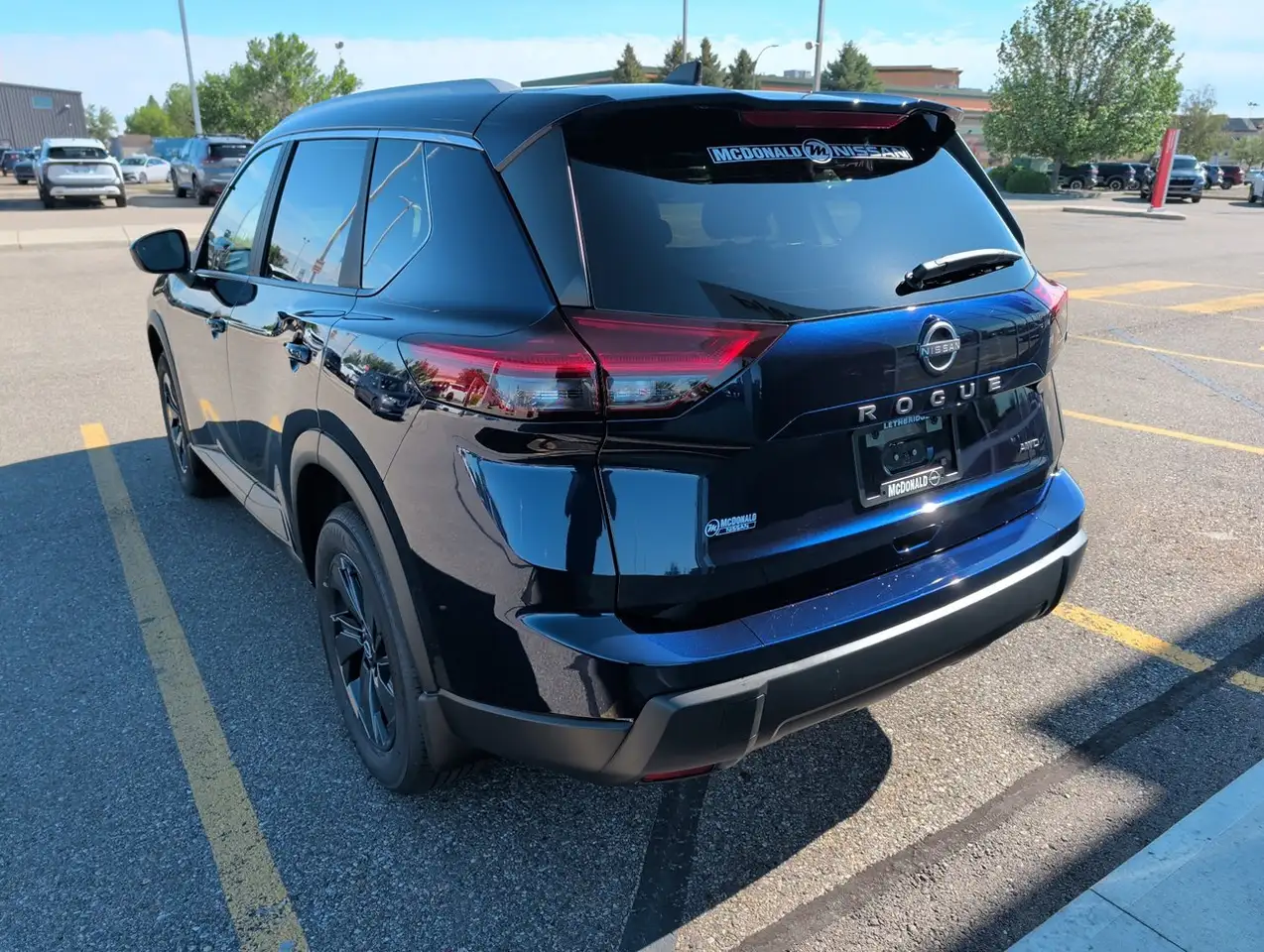 Nissan Rogue снимка Nissan Rogue