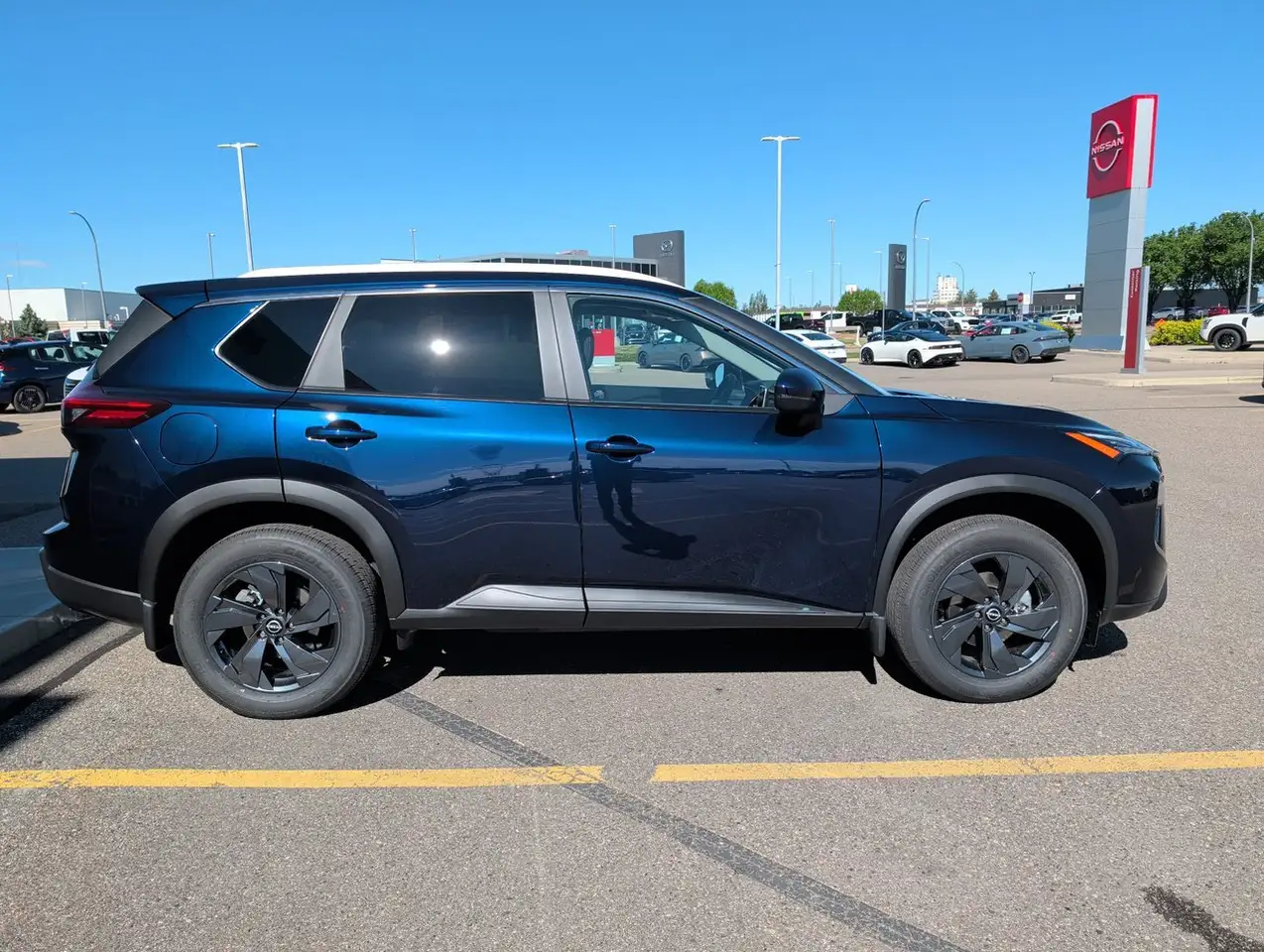 Nissan Rogue снимка Nissan Rogue