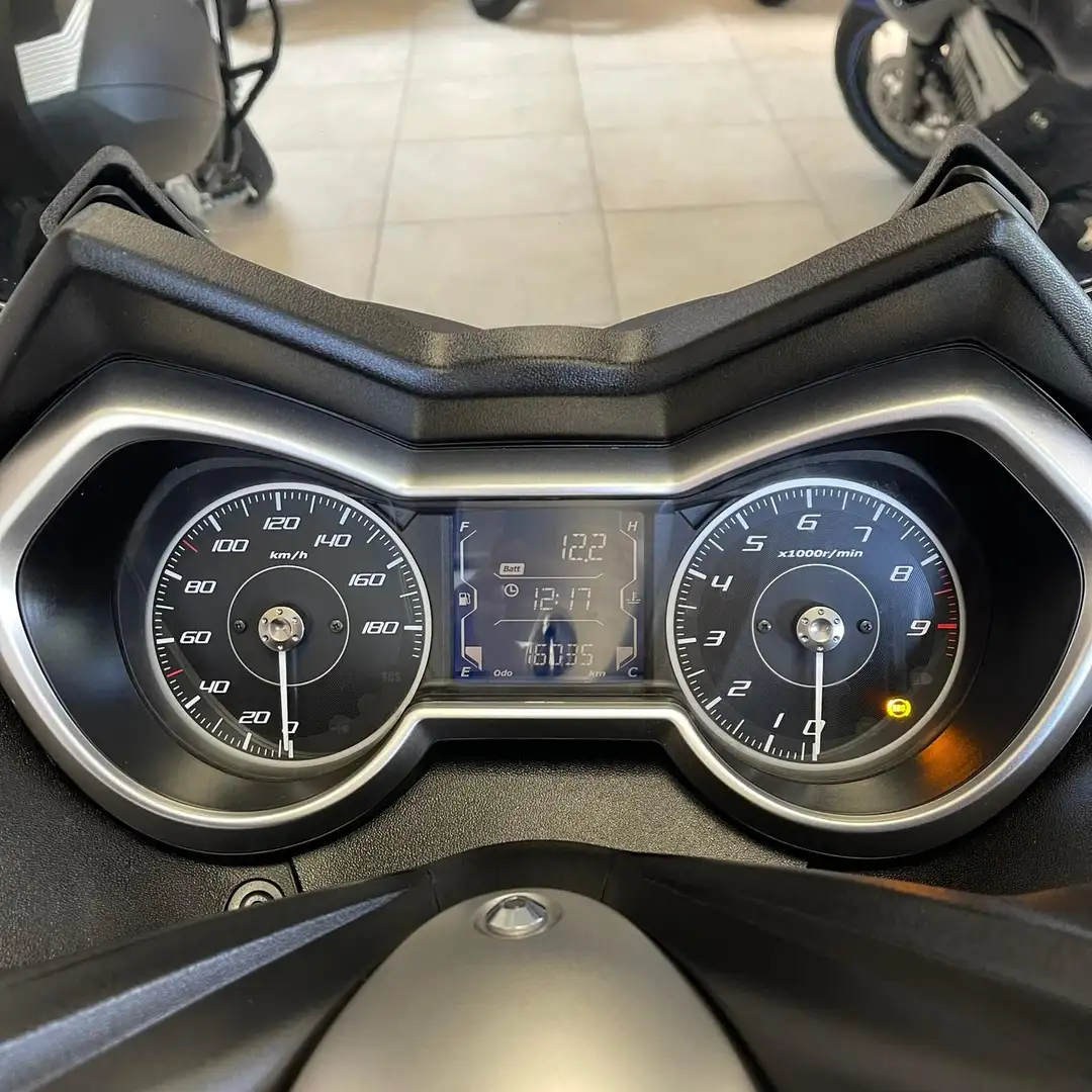Yamaha X-Max 400 - 2