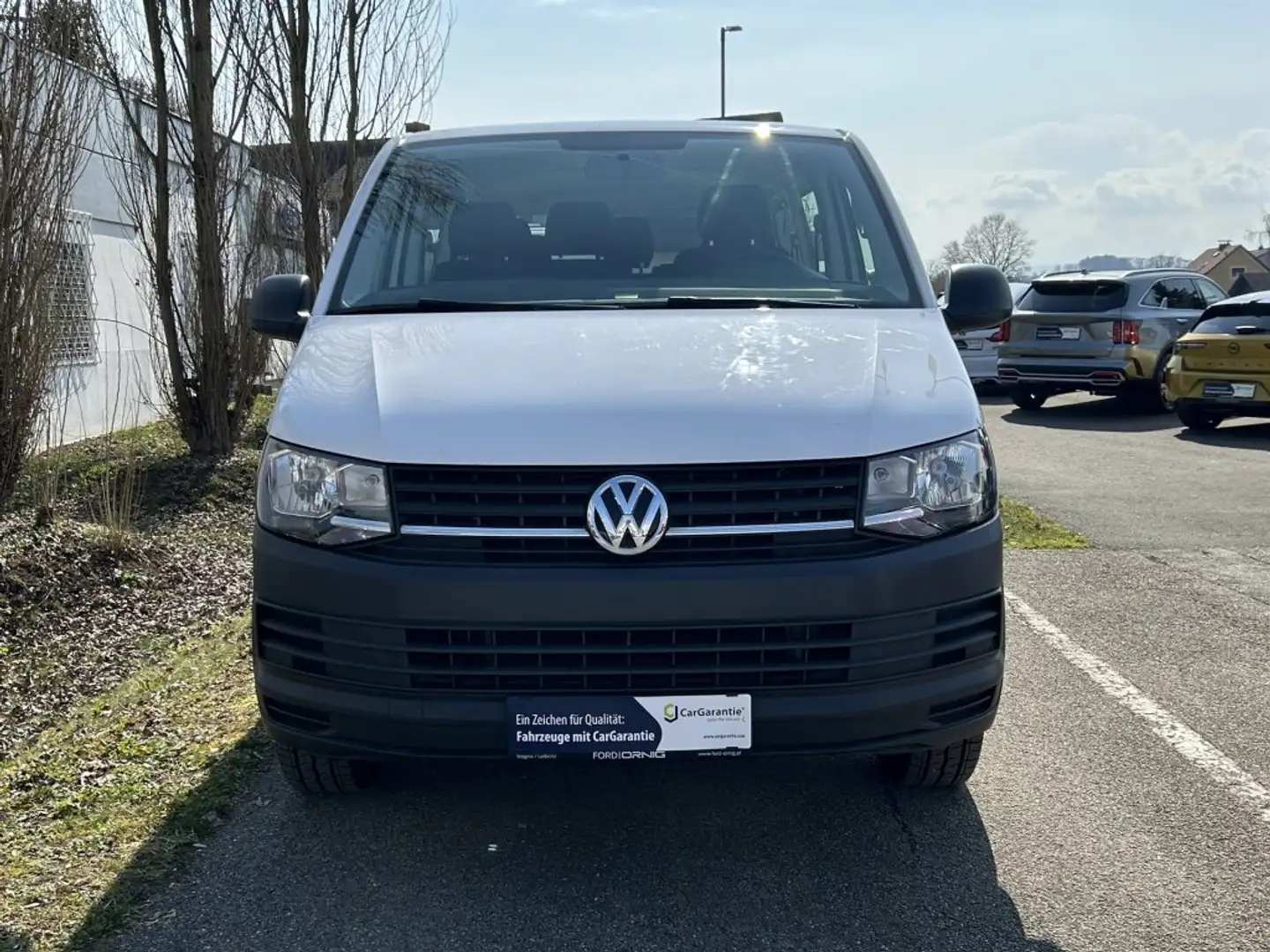 Volkswagen T6 Transporter 9-Sitzer 2.0l Diesel 84PS Weiß - 2