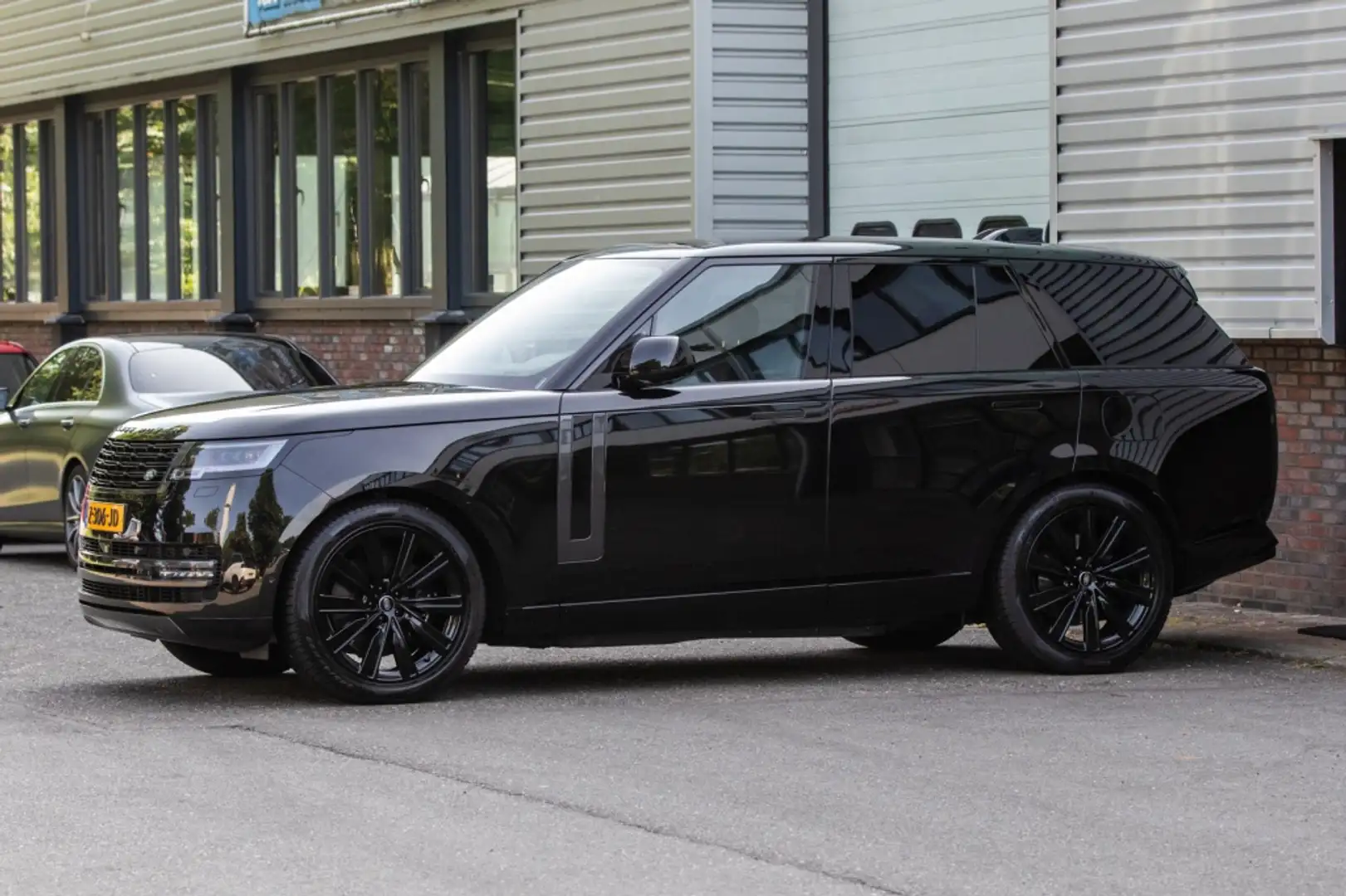 Land Rover Range Rover P460e SE Negro - 2