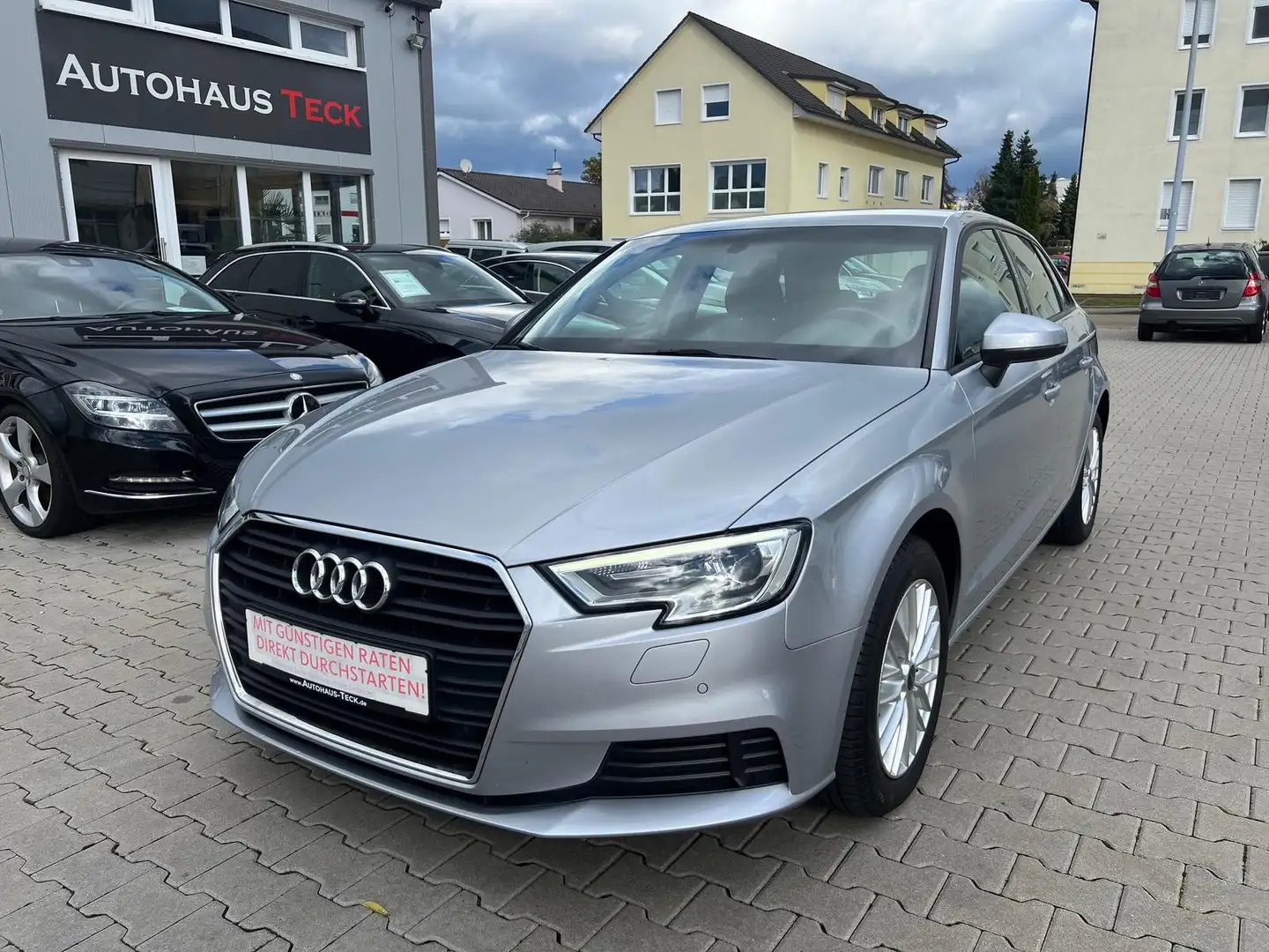 Audi A3 35 TDI DPF S-Tronic Sportback BI-Xenon/NAVI/SHZ/PD Silber - 1