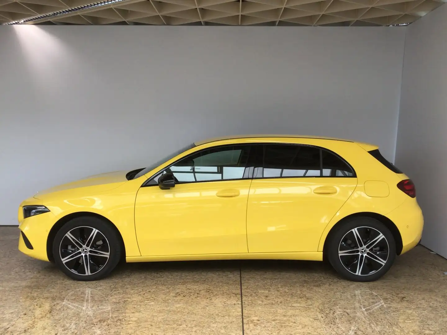 Mercedes-Benz A 250 A 250 e Progressive Advanc/VKZ/Kamera/Night/LED Gelb - 2