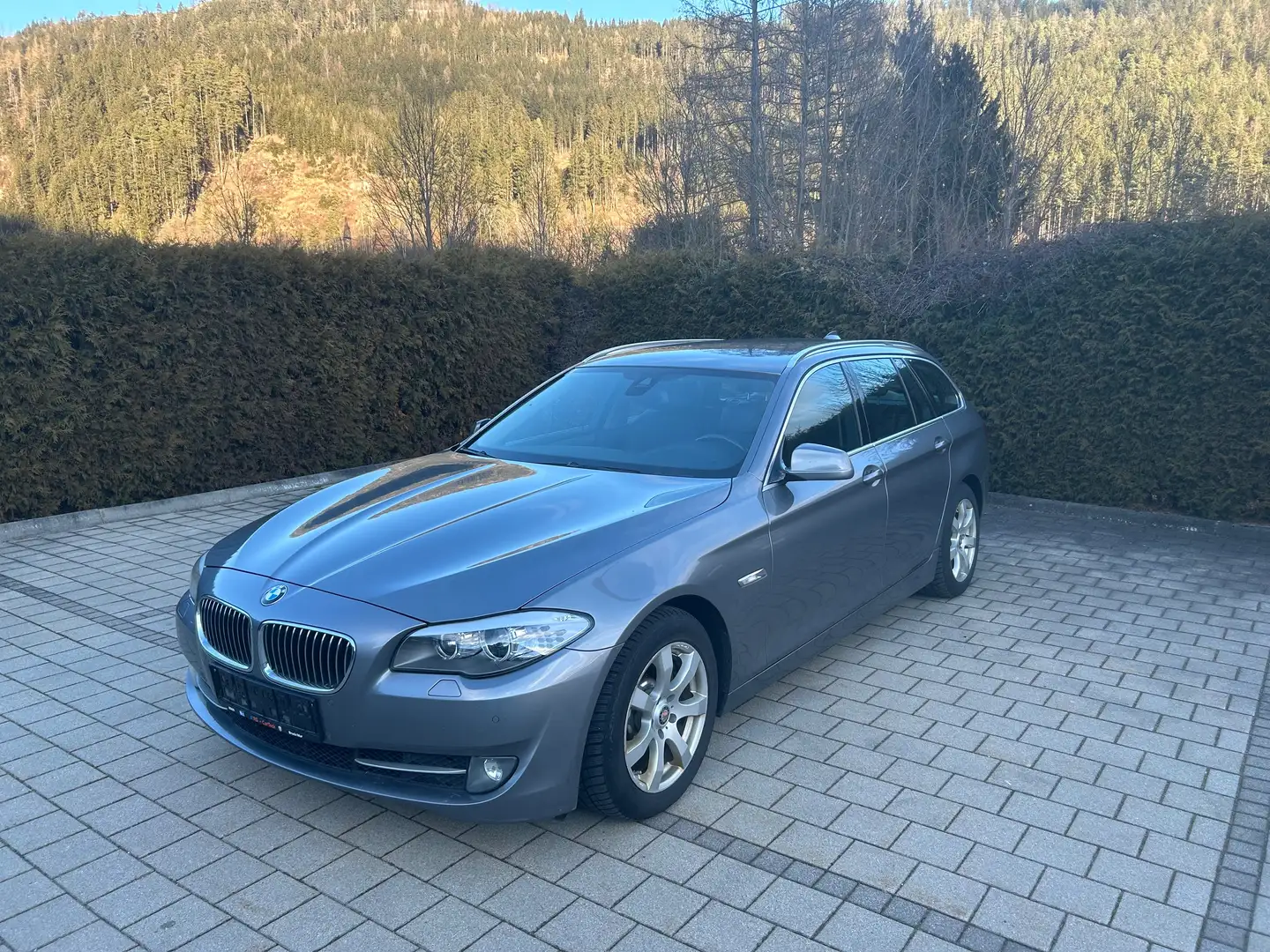 BMW 530 530 d xDrive,Standheizung,Xenon,Navigation,Leder Grau - 1