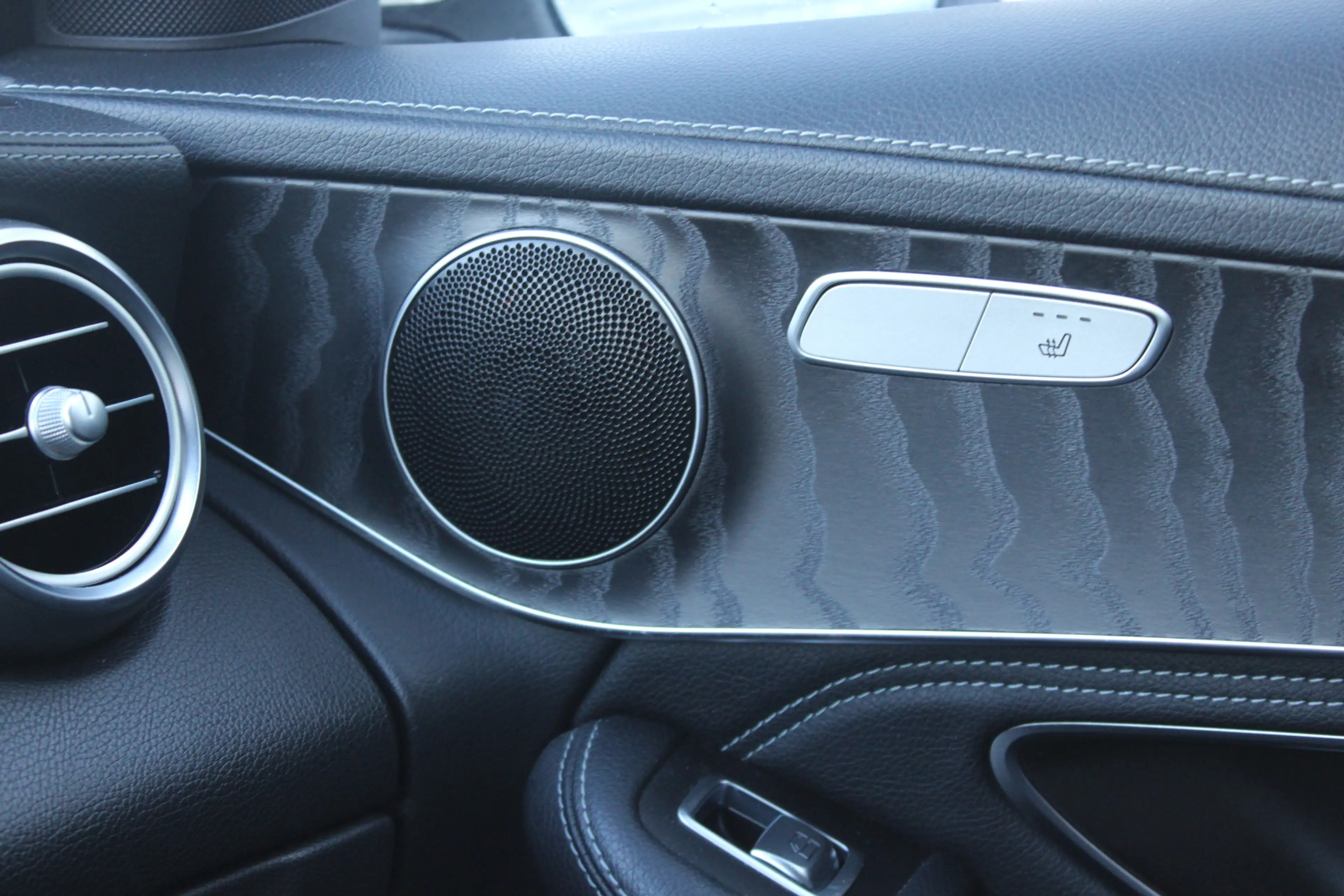 Mercedes-Benz GLC 350 350e 4MATIC Premium Plus — photo 14