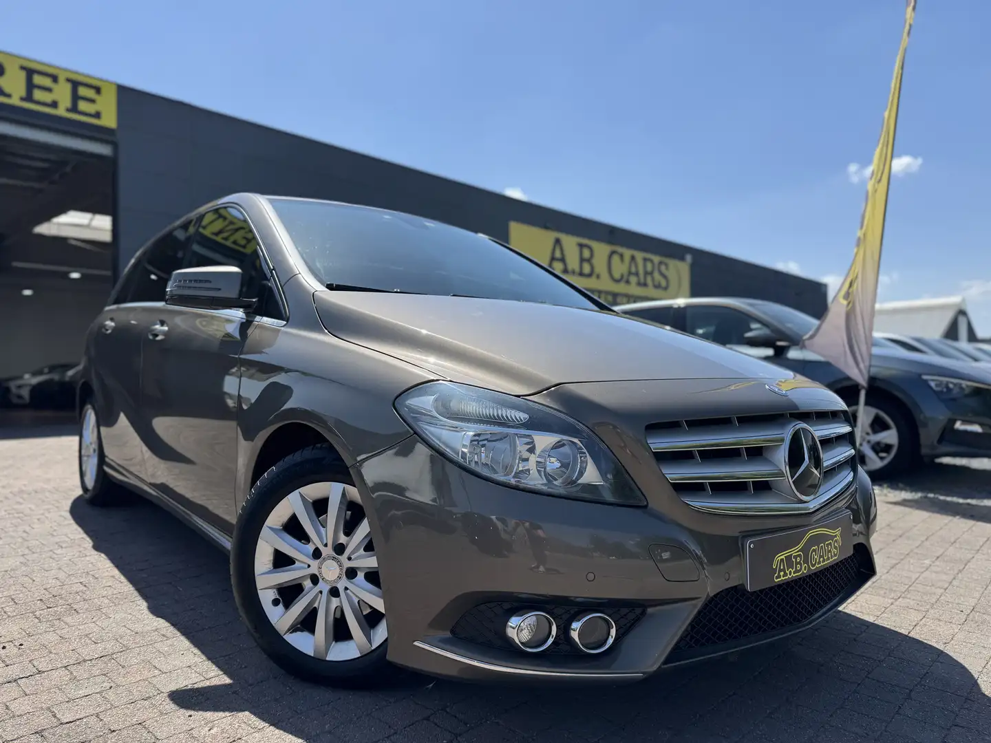 Mercedes-Benz B 180 CDI BE *CLIM, GPS,BLUETOOTH* Grijs - 1