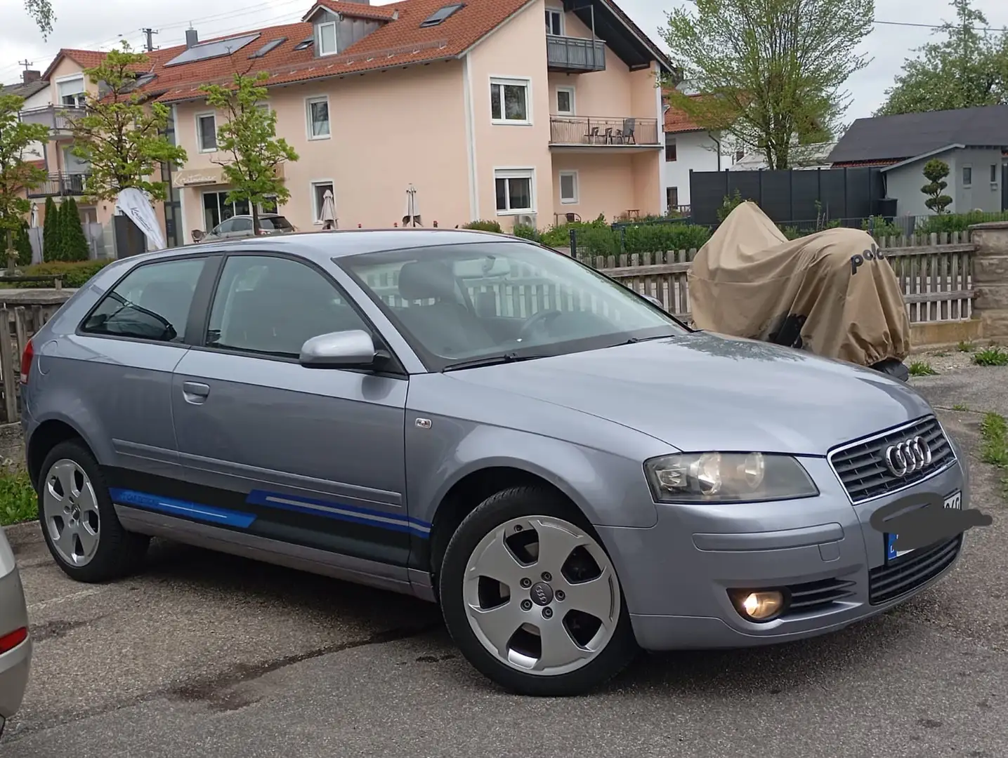 Audi A3 1.6 Attraction Grau - 1