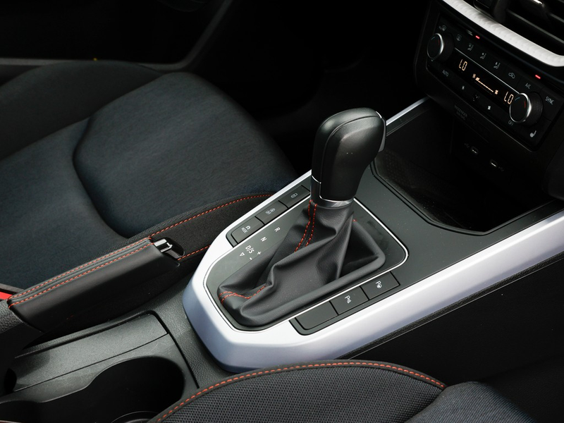 SEAT Arona 1.0 TSI DSG FR / Navi/ LED/ RFK/ ACC — photo 10