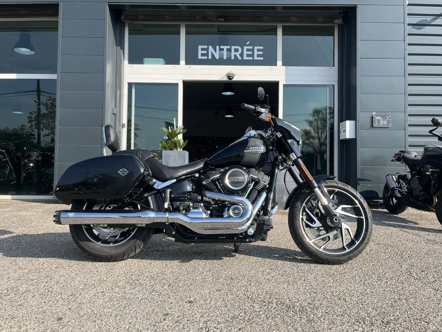 Harley-Davidson Sport Glide Noir - 1