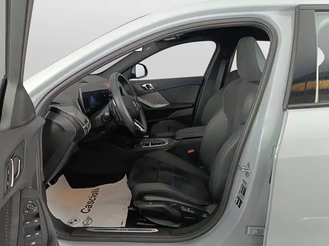 BMW 1 Series view 8