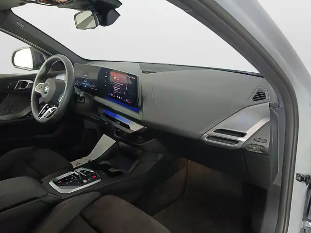 BMW 1 Series view 10