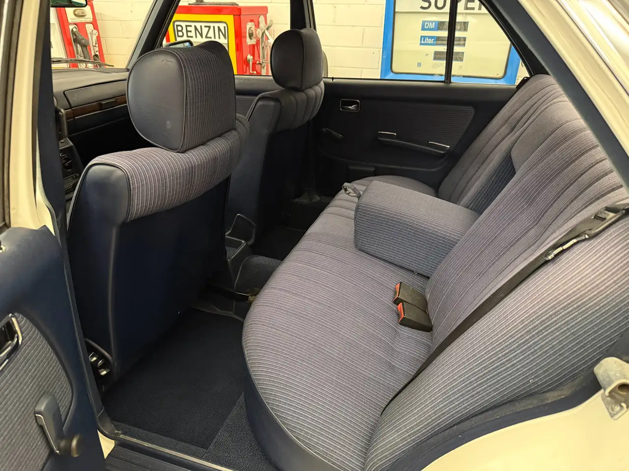 Mercedes-Benz 200 123, foto 12