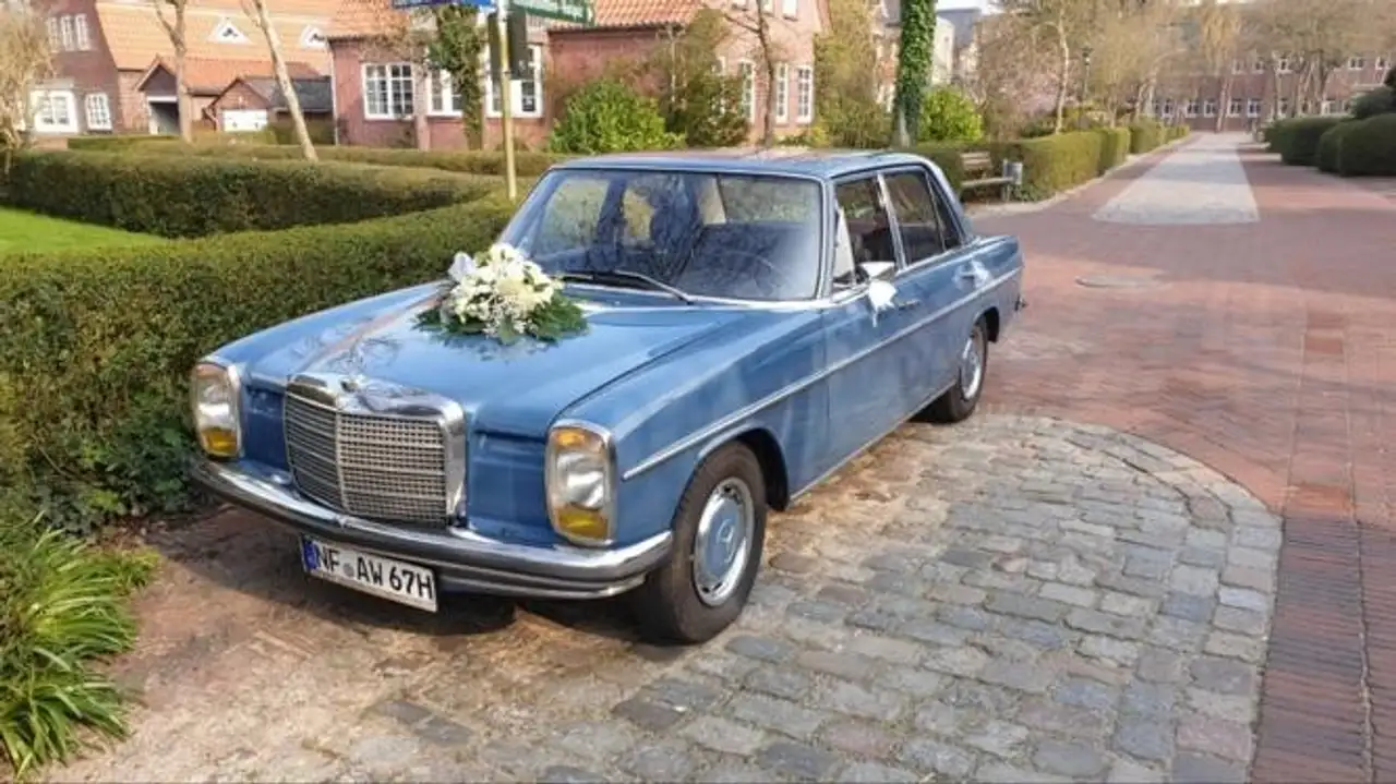 Mercedes-Benz 230, foto 1