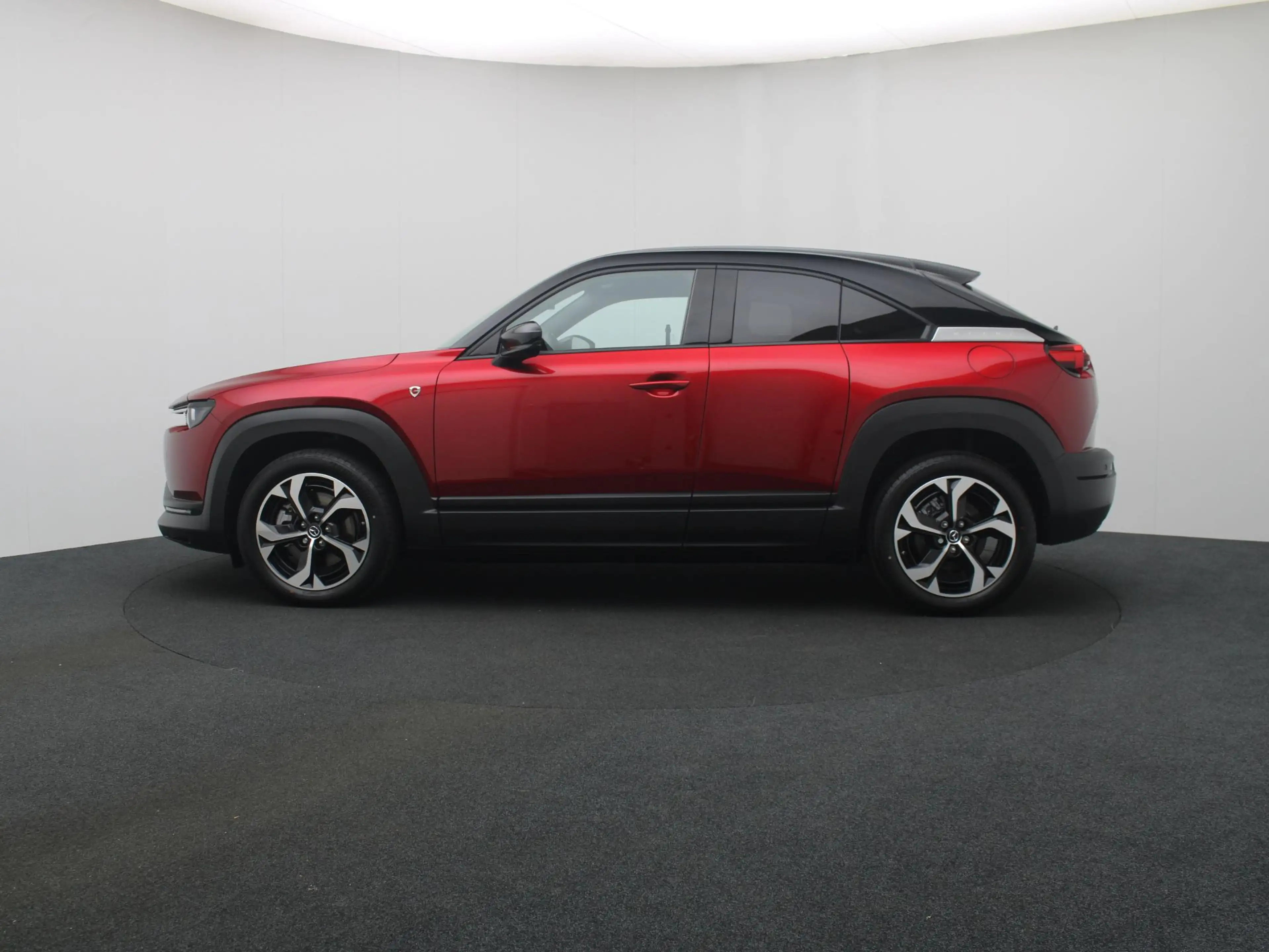 Mazda MX-30 e-SkyActiv R-EV Makoto met Premium Pack | demo voo — photo 2