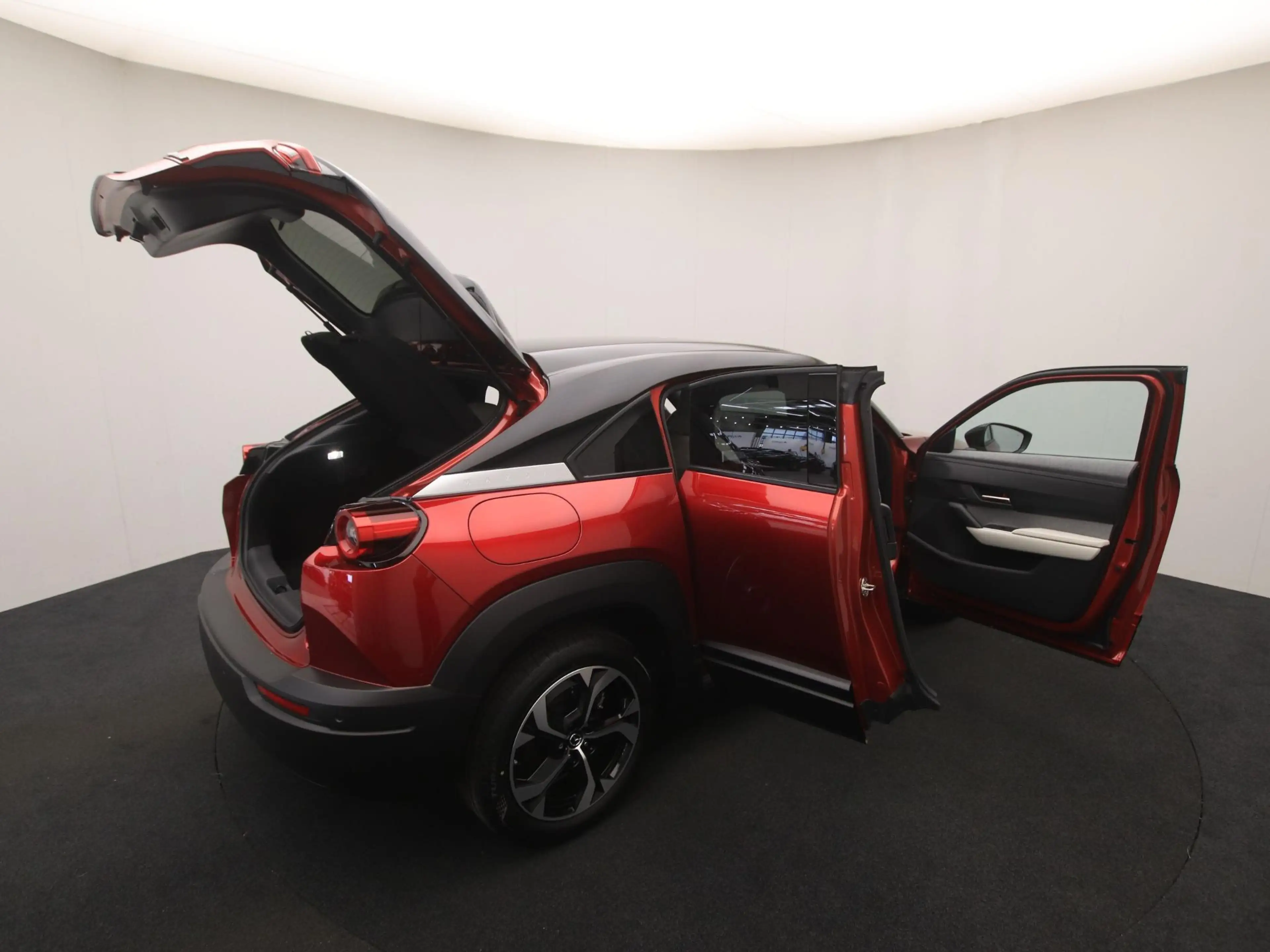 Mazda MX-30 e-SkyActiv R-EV Makoto met Premium Pack | demo voo — photo 10