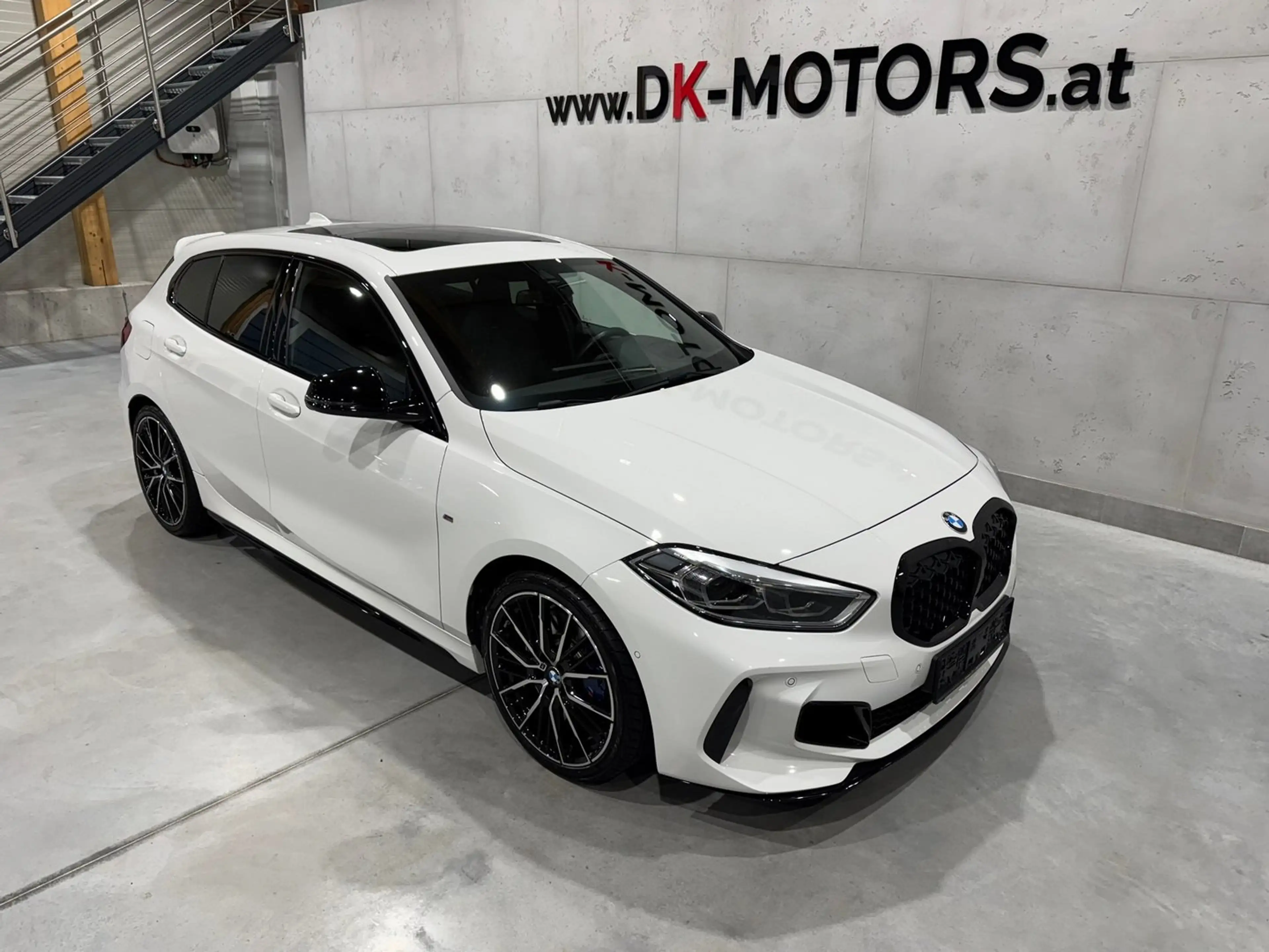 BMW 135 M135 i xDrive / Pano / HeadUp / Performance / RFK — photo 2