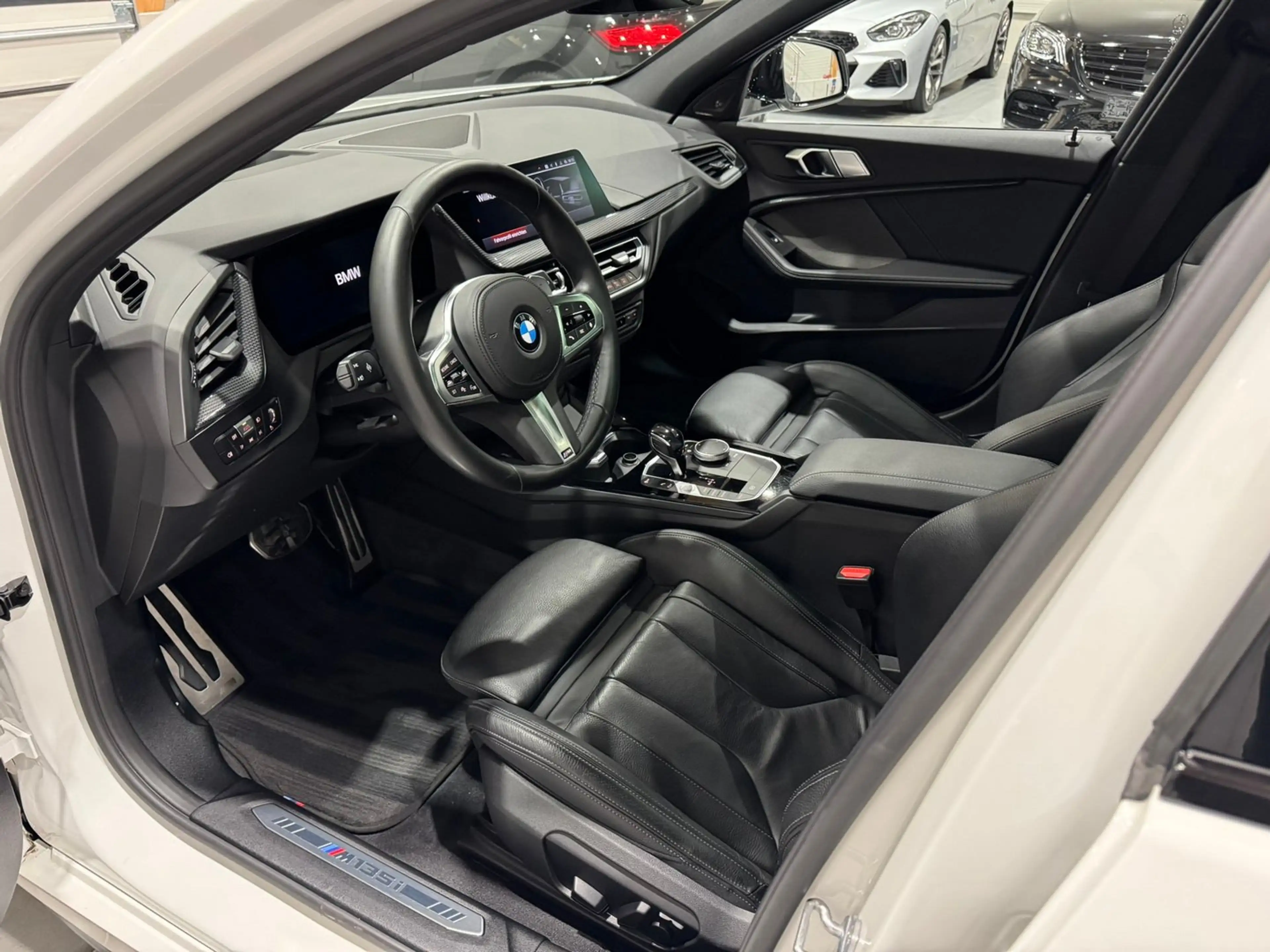BMW 135 M135 i xDrive / Pano / HeadUp / Performance / RFK — photo 15