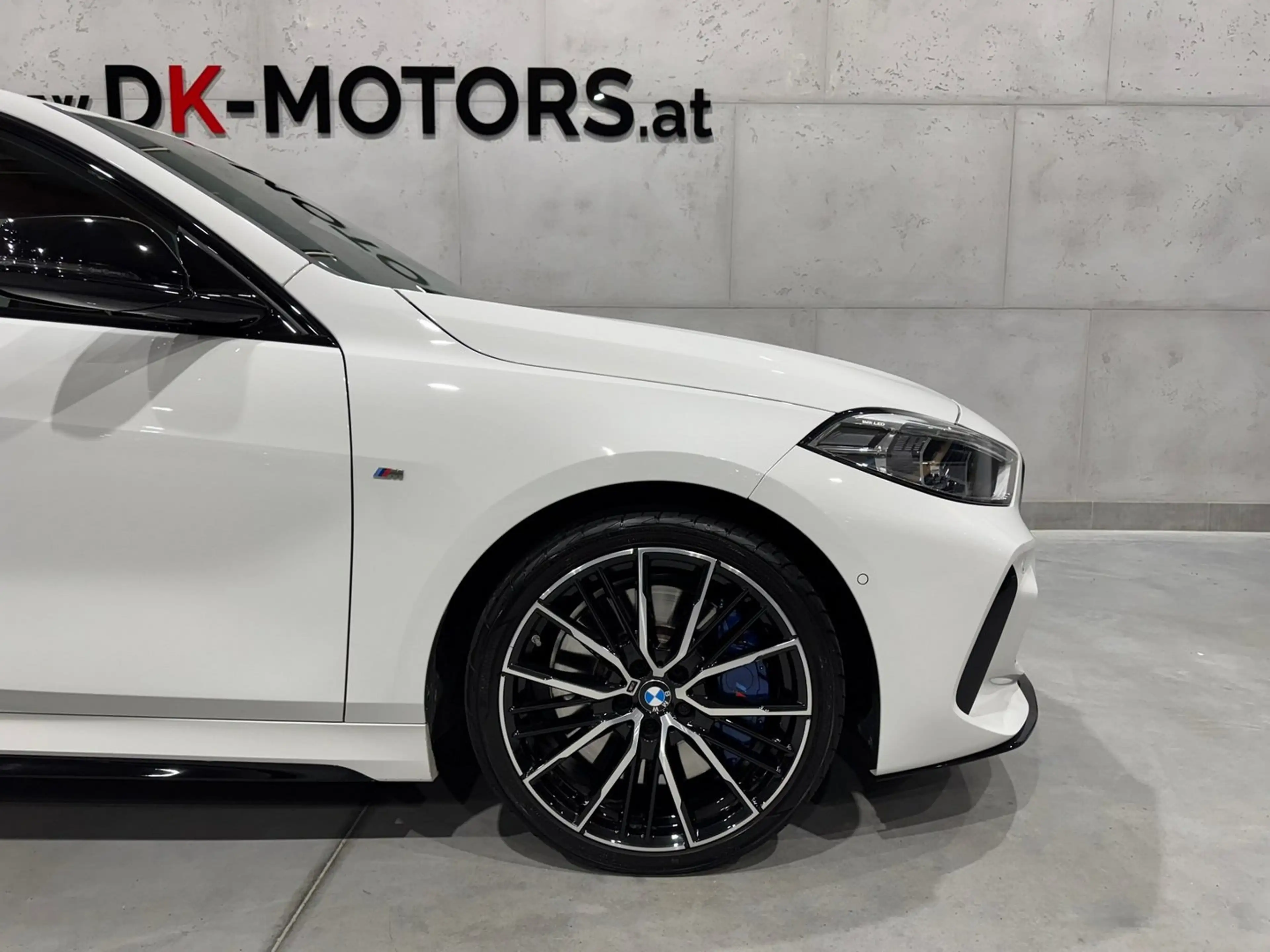 BMW 135 M135 i xDrive / Pano / HeadUp / Performance / RFK — photo 13