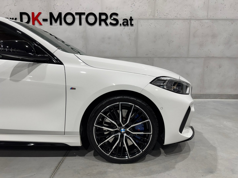 BMW 135 M135 i xDrive / Pano / HeadUp / Performance / RFK — photo 13