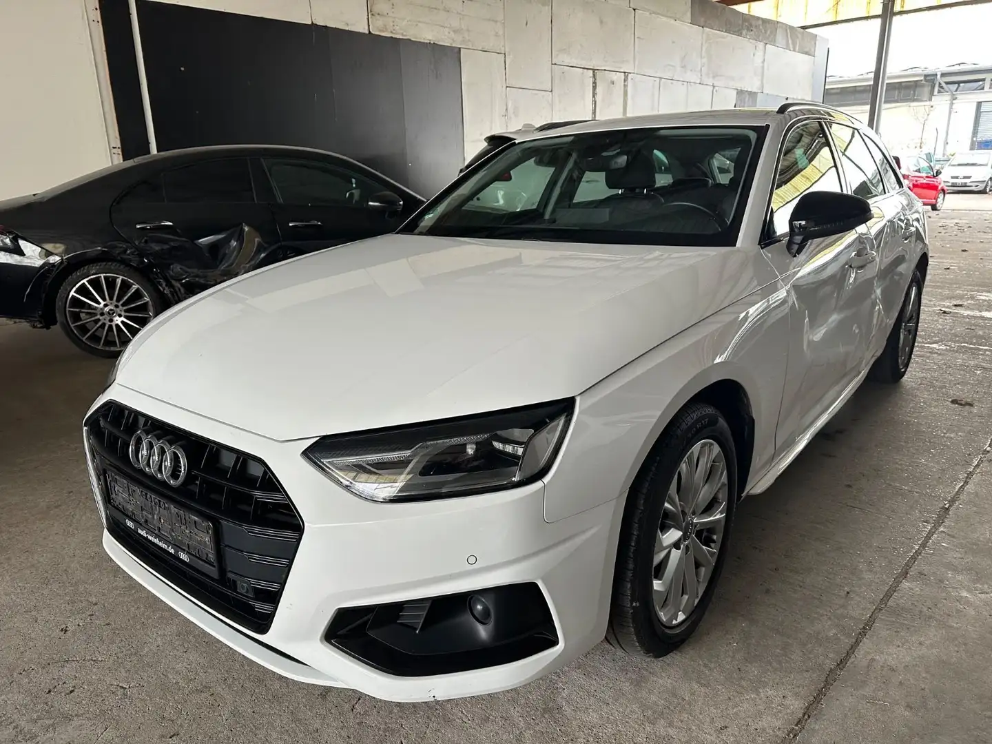 Audi A4 Avant 35 TDI advanced Mild-Hybrid Blanc - 1