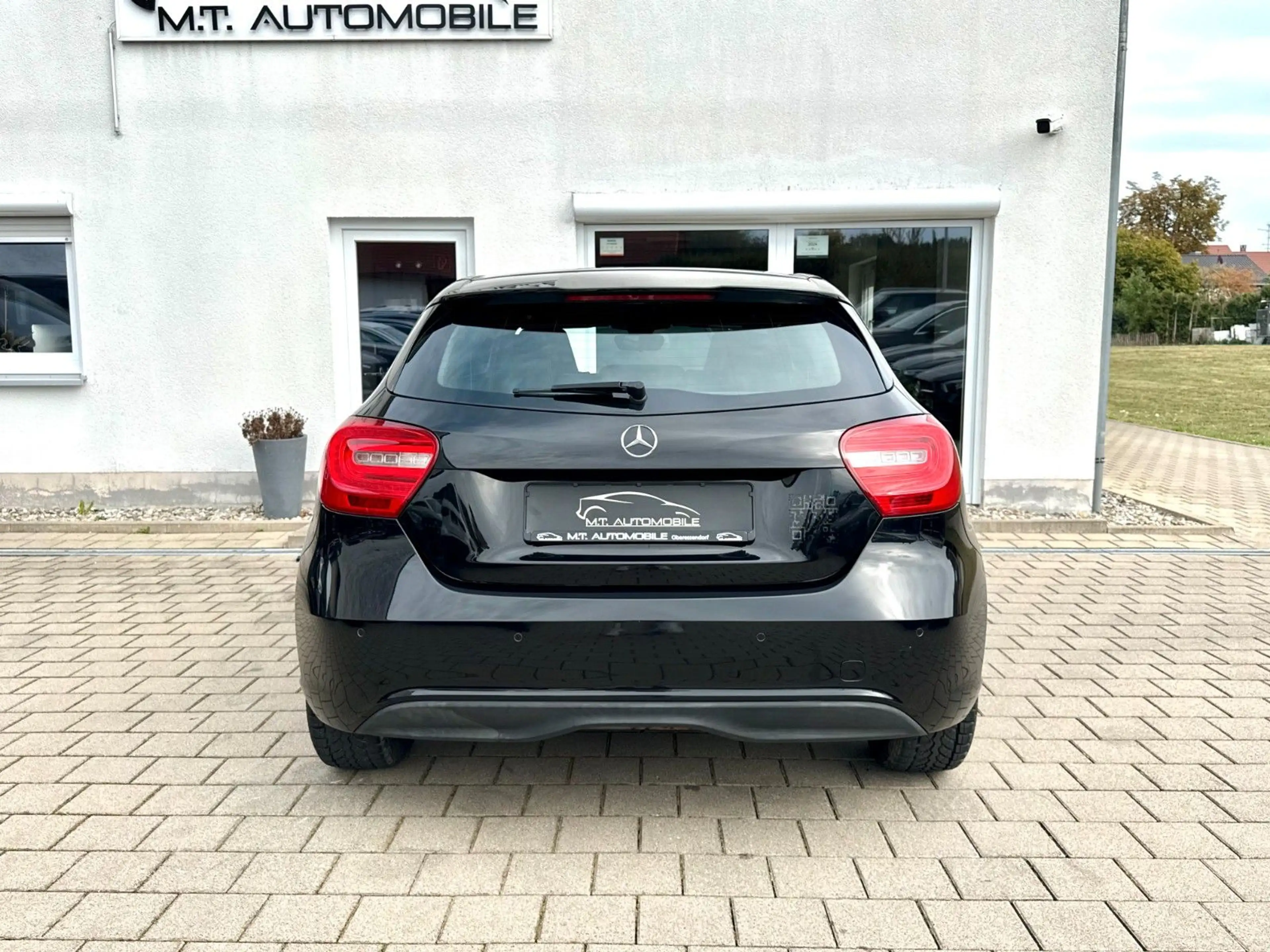 Mercedes-Benz A 200 A STYLE*XENON*PDC*PANORAMA*T-LEDER* — photo 6
