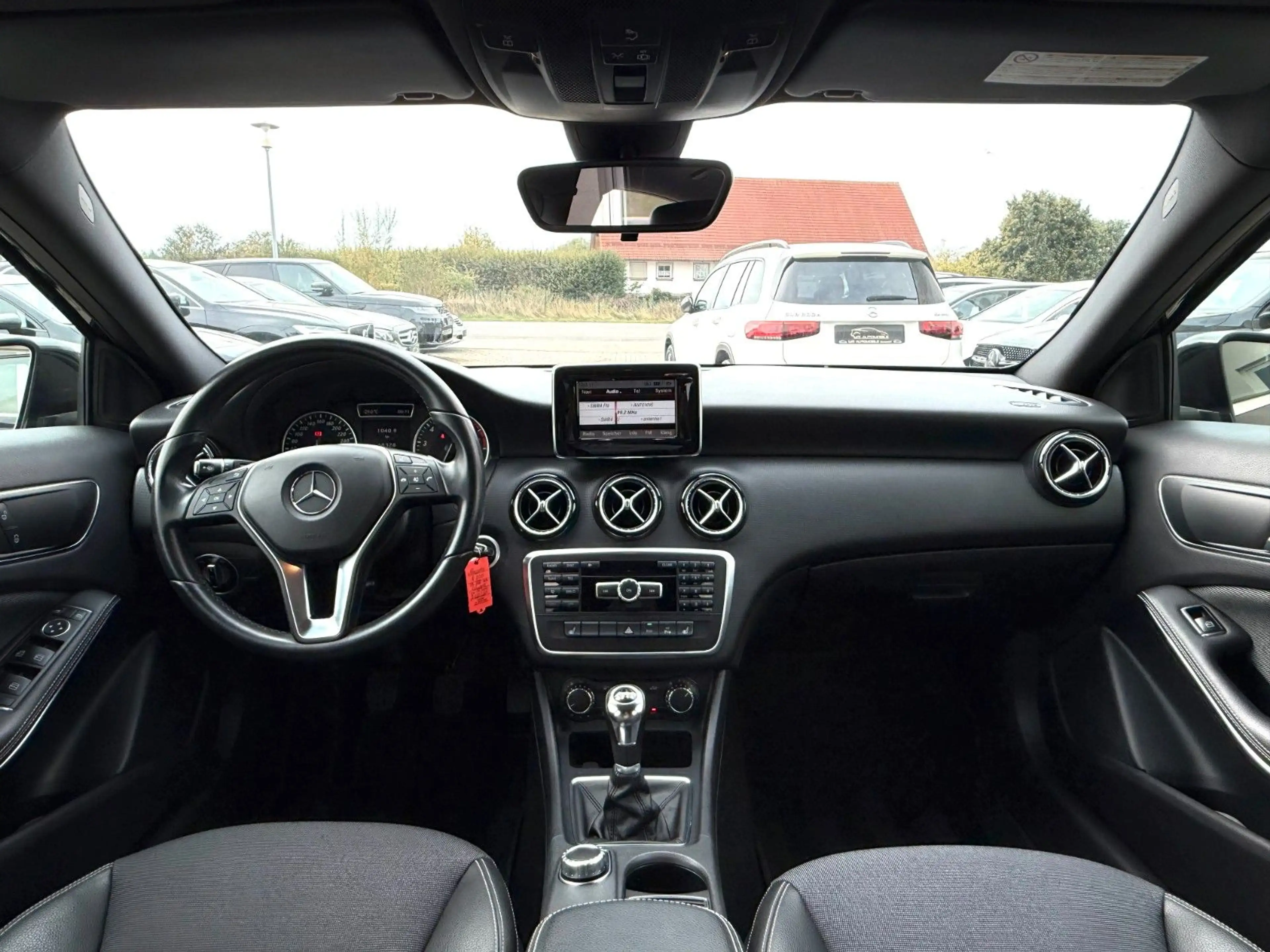 Mercedes-Benz A 200 A STYLE*XENON*PDC*PANORAMA*T-LEDER* — photo 11