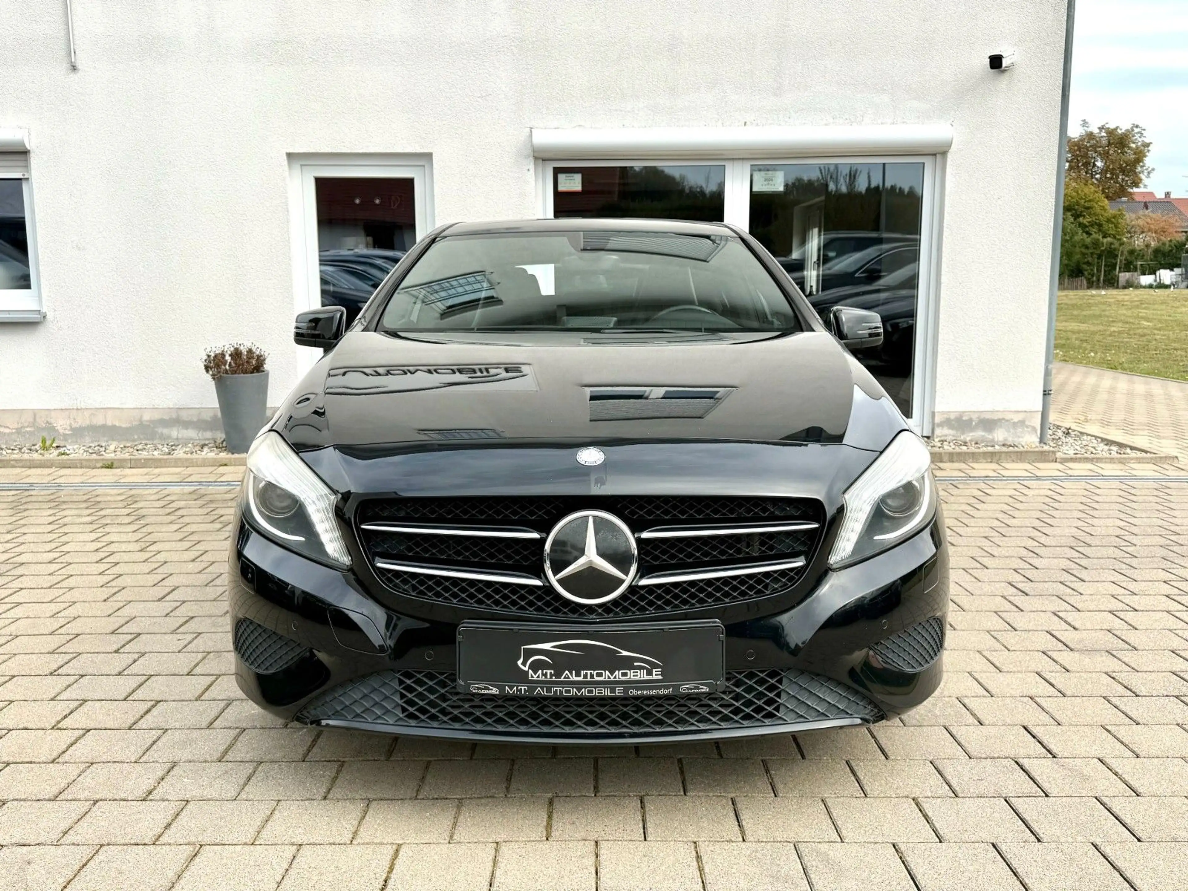 Mercedes-Benz A 200 A STYLE*XENON*PDC*PANORAMA*T-LEDER* — photo 2