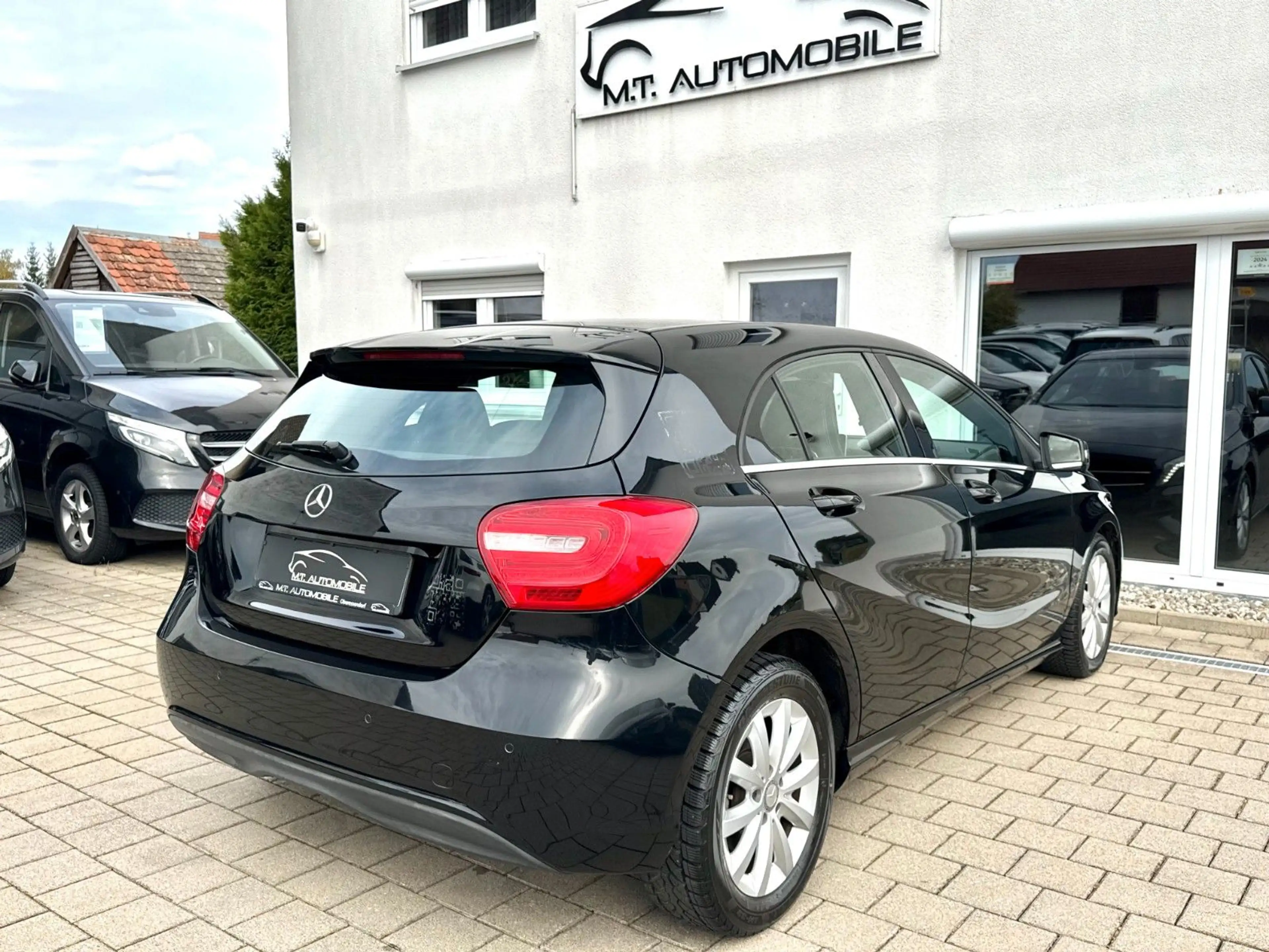Mercedes-Benz A 200 A STYLE*XENON*PDC*PANORAMA*T-LEDER* — photo 7