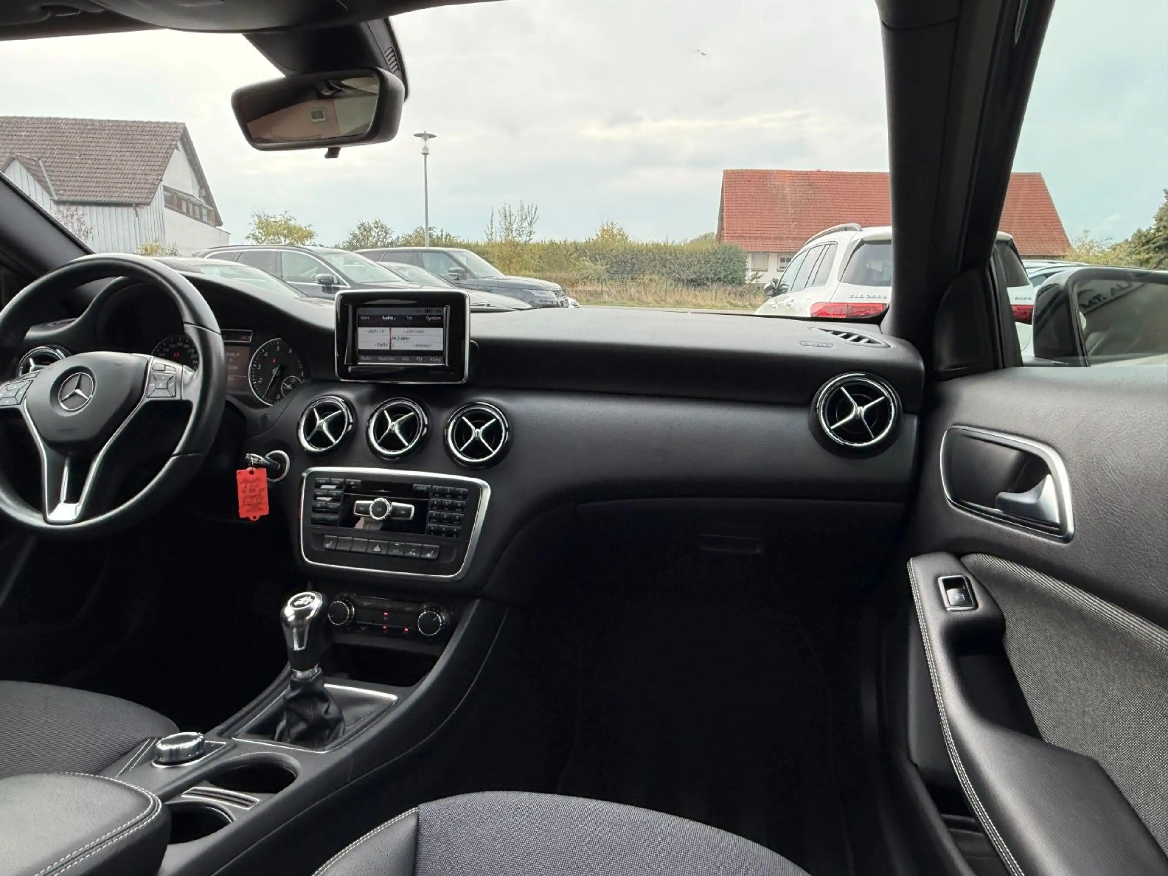 Mercedes-Benz A 200 A STYLE*XENON*PDC*PANORAMA*T-LEDER* — photo 12